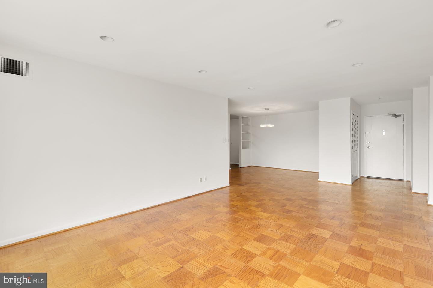 4977 Battery Ln #1-616