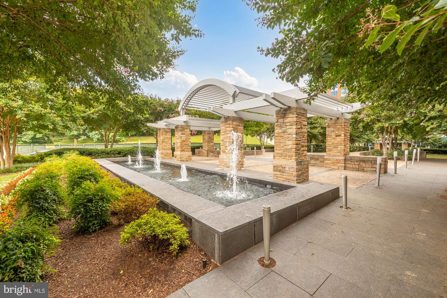 8220 Crestwood Heights Dr #516