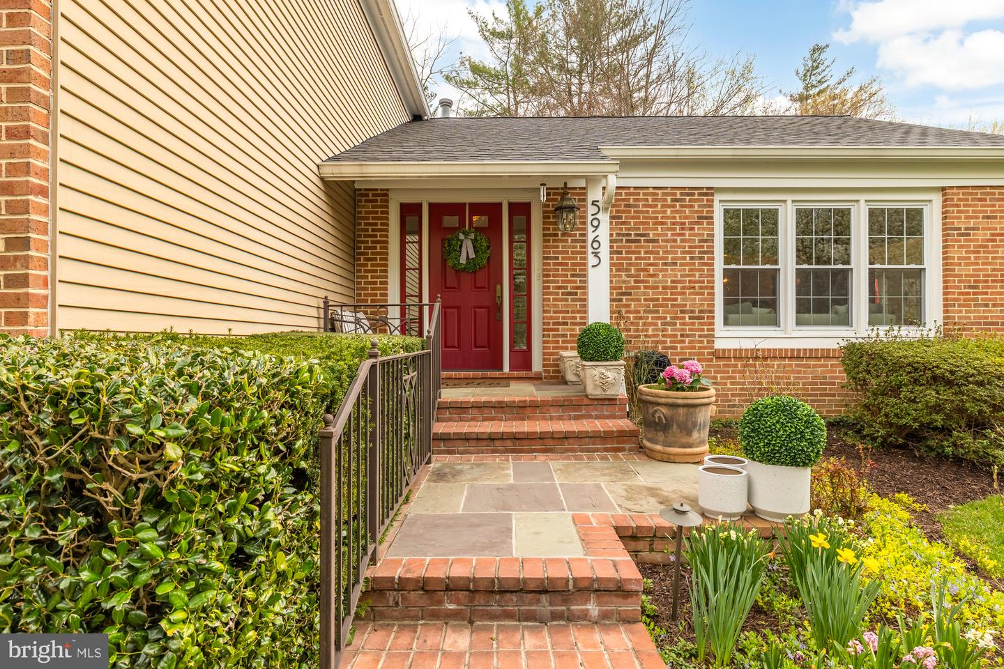 5963 Ranleigh Manor Dr