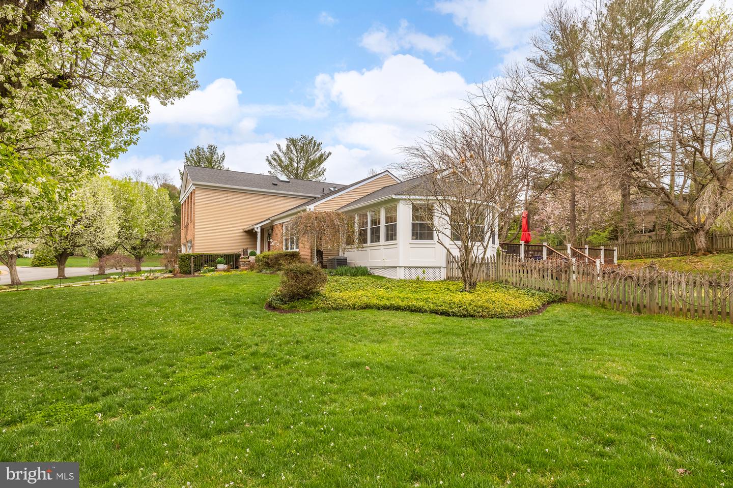 5963 Ranleigh Manor Dr