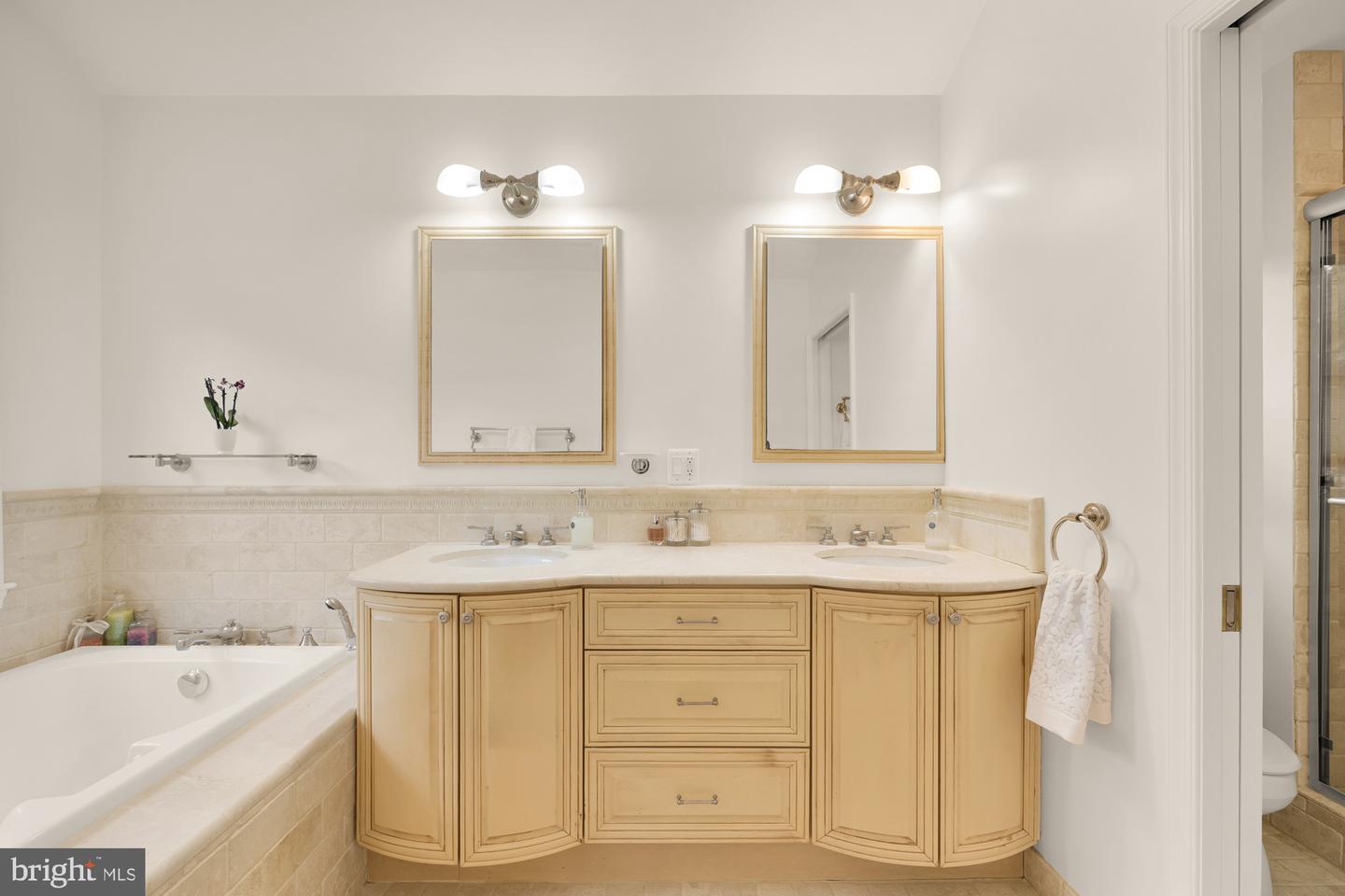 5963 Ranleigh Manor Dr