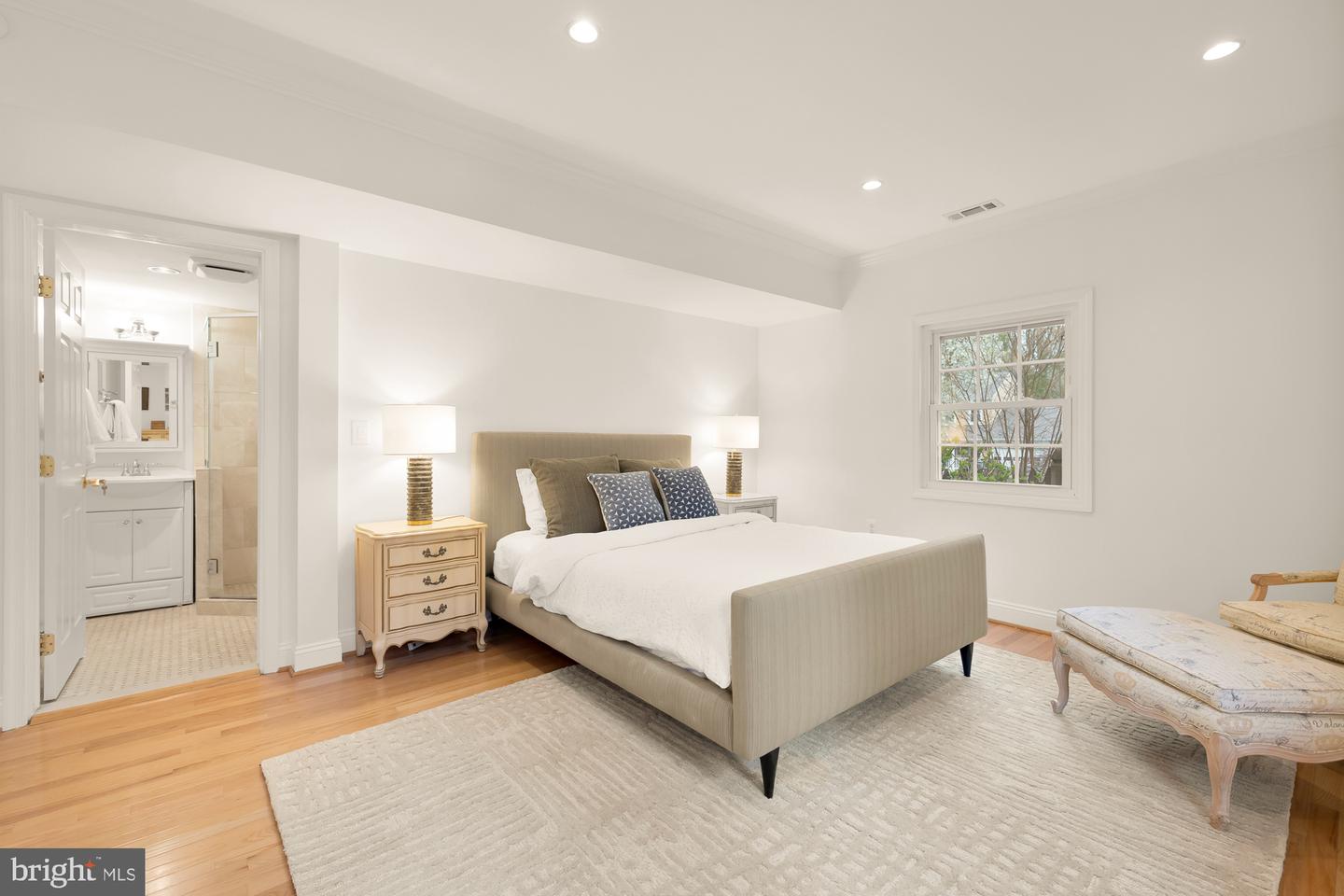 5963 Ranleigh Manor Dr