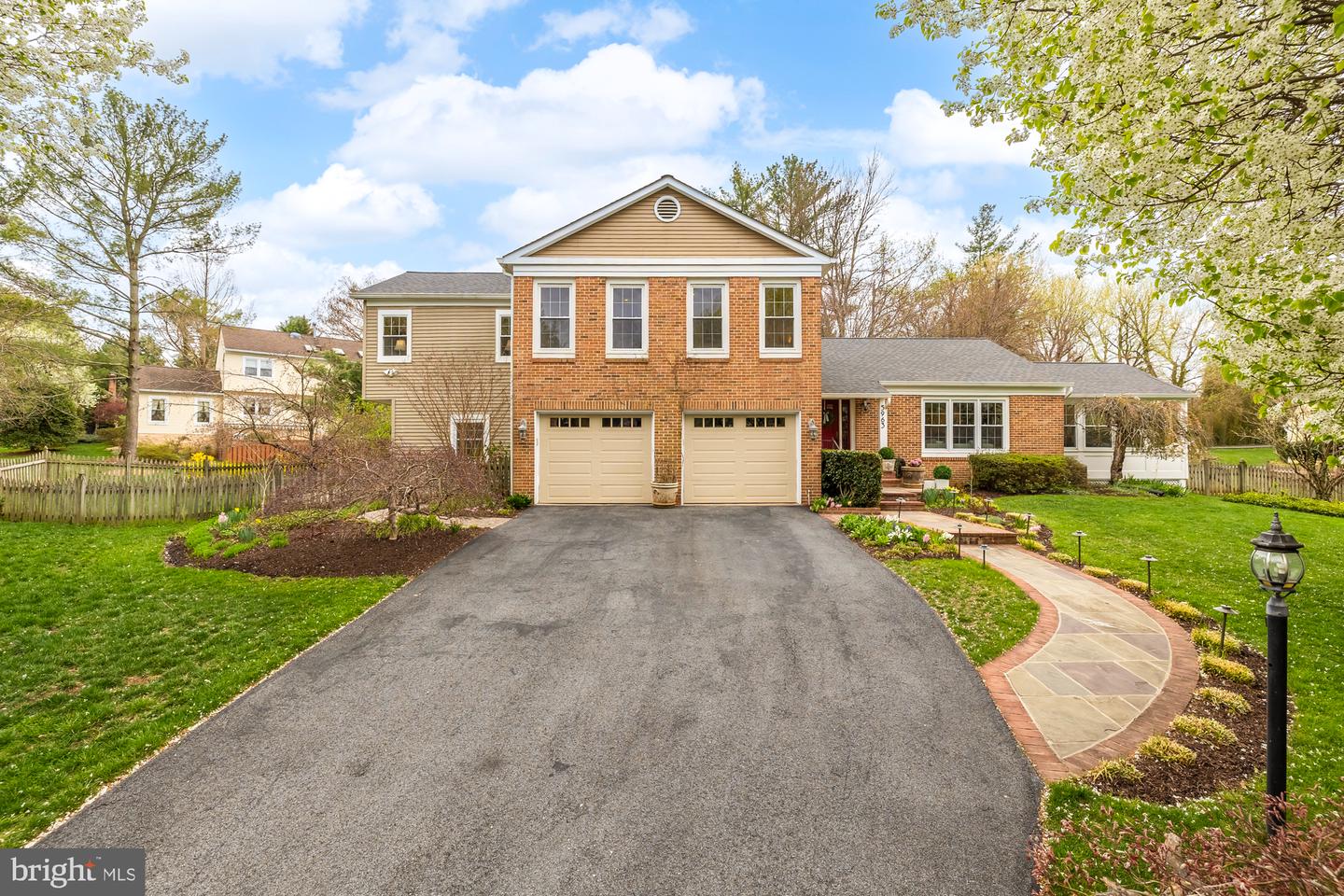 5963 Ranleigh Manor Dr