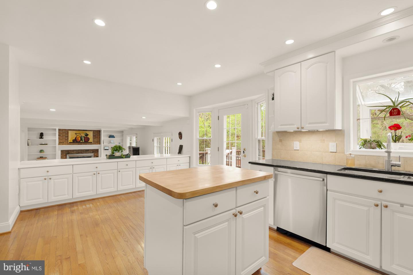 5963 Ranleigh Manor Dr