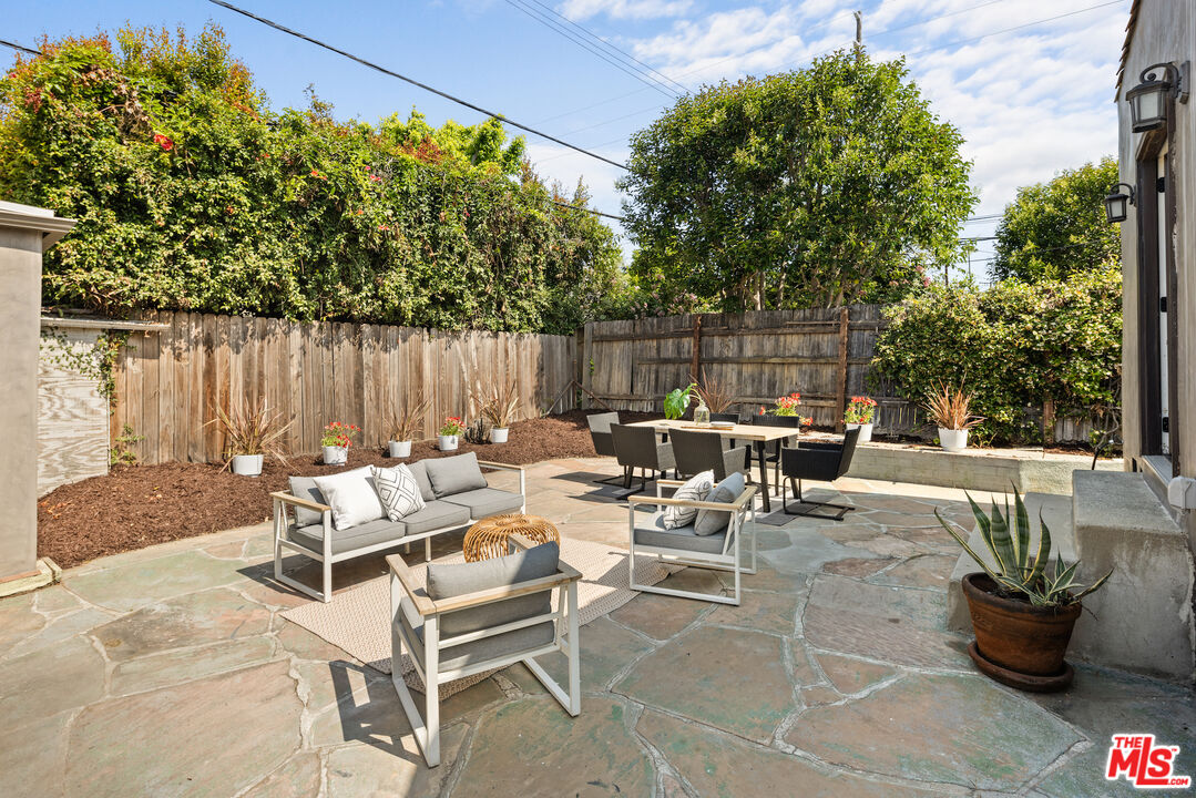 1307 Hauser Blvd