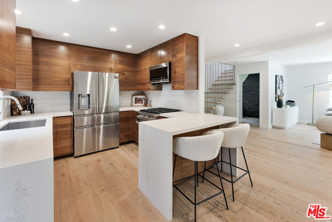 7242 Woodrow Wilson Dr