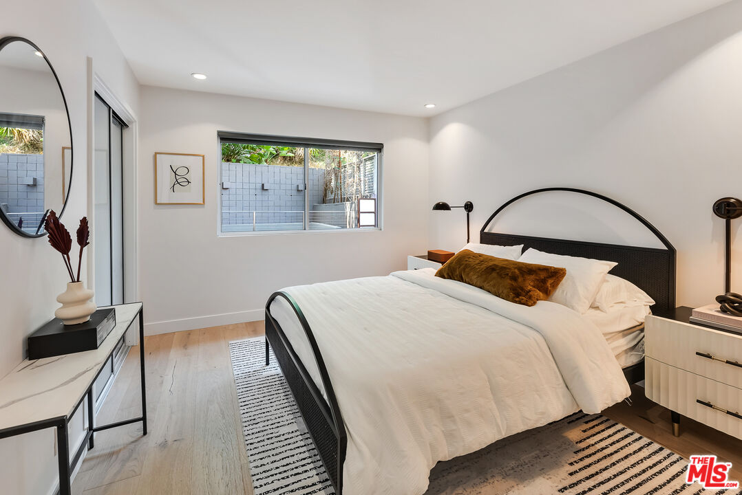 7242 Woodrow Wilson Dr