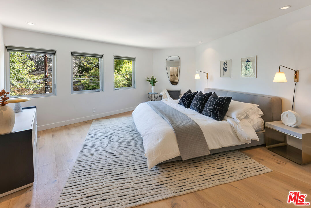 7242 Woodrow Wilson Dr