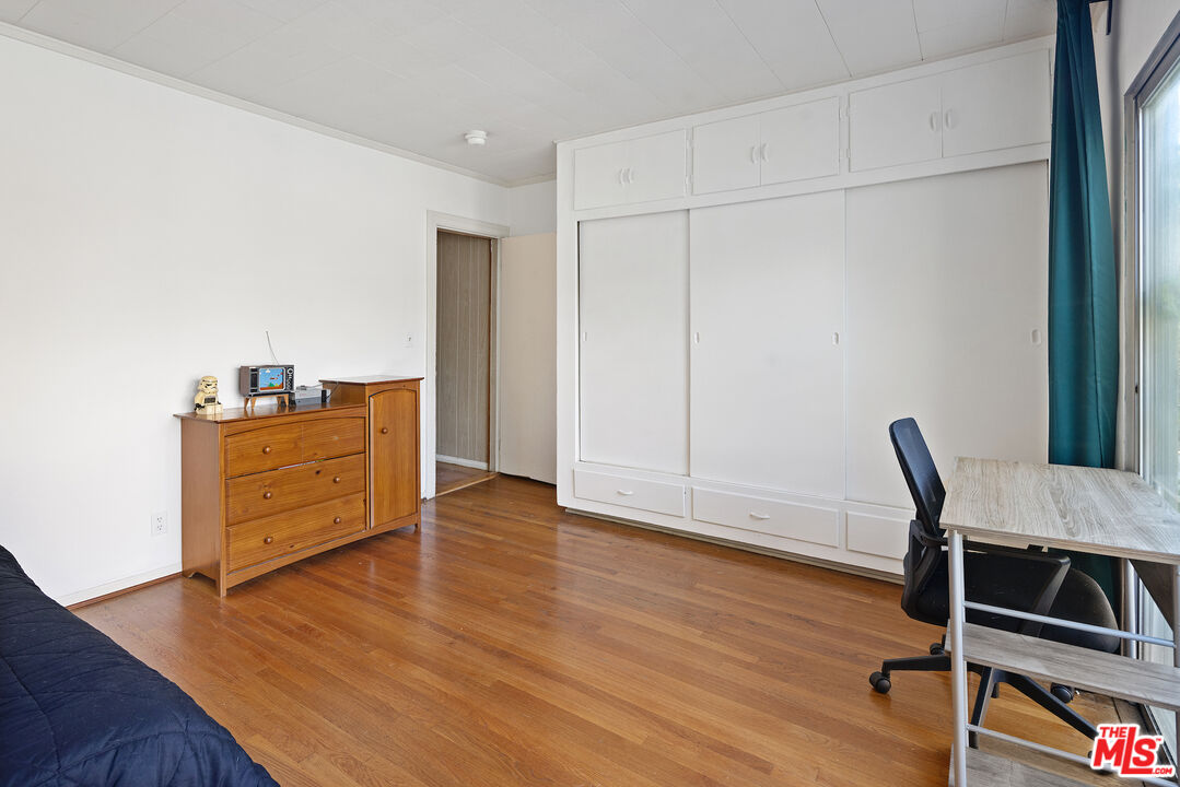 6501 Commodore Sloat Dr