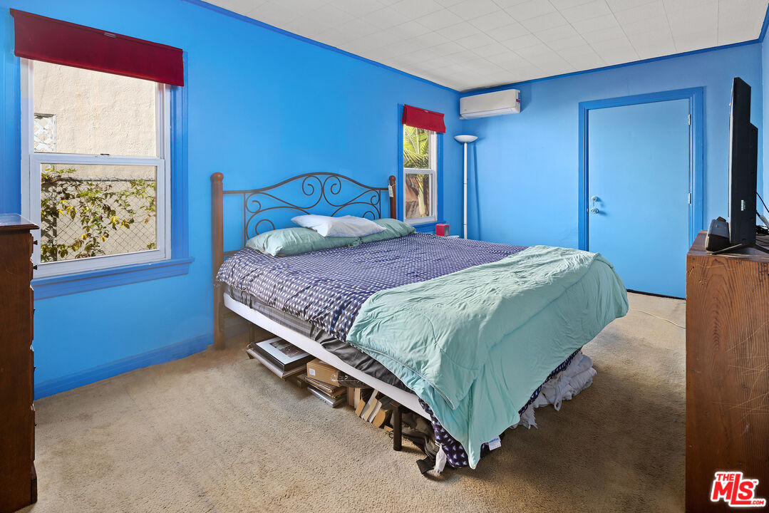 6501 Commodore Sloat Dr