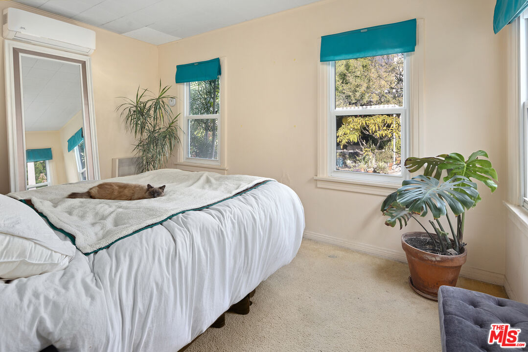 6501 Commodore Sloat Dr