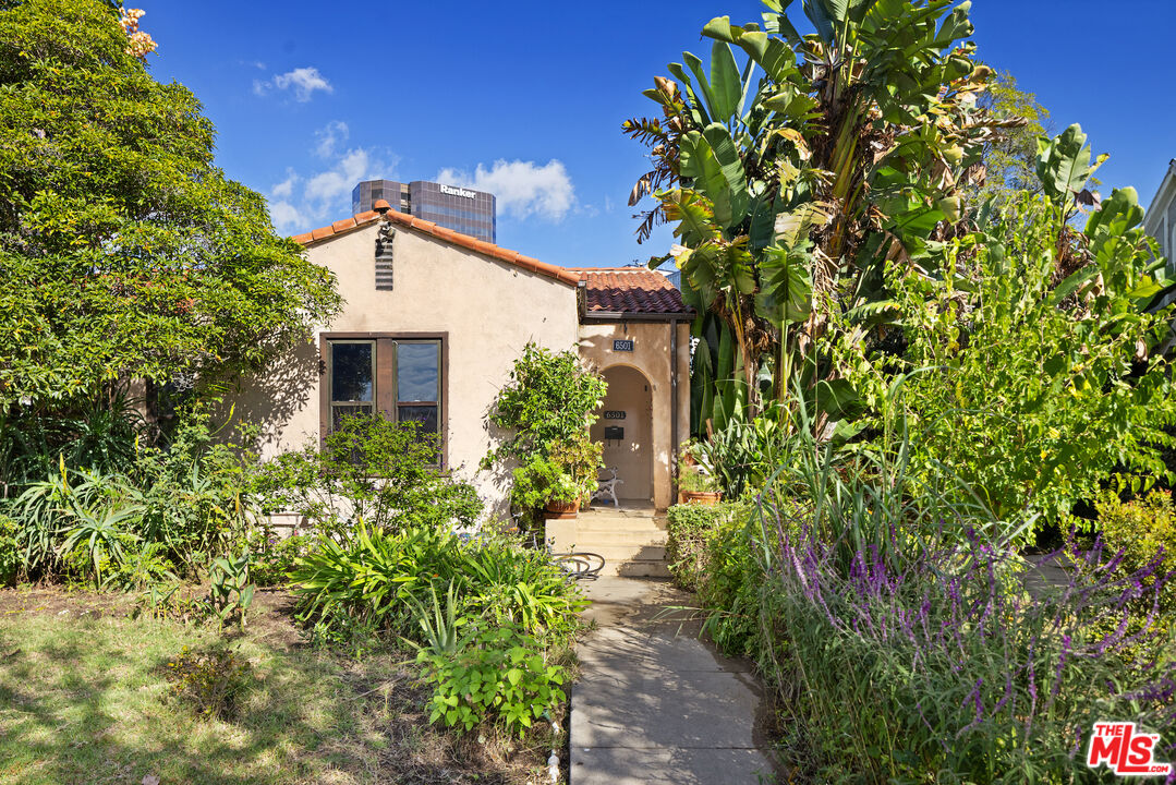 6501 Commodore Sloat Dr