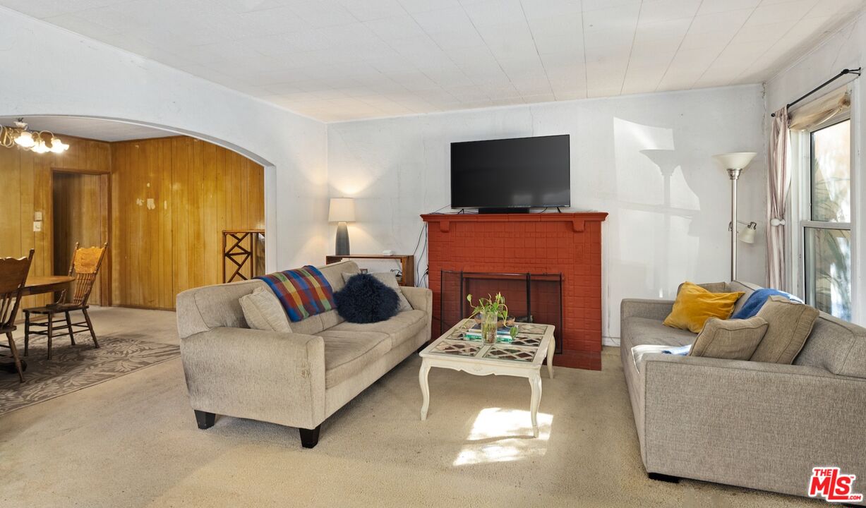 6501 Commodore Sloat Dr