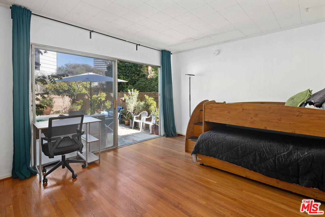 6501 Commodore Sloat Dr