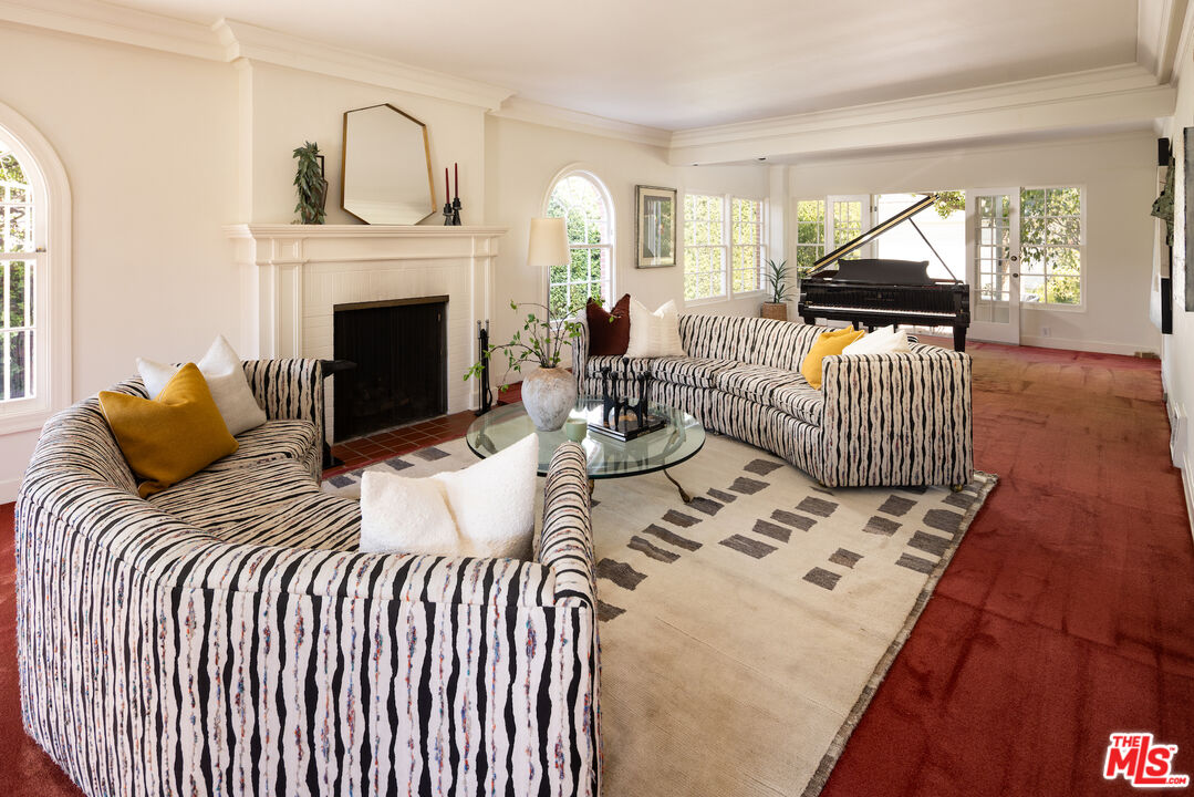 6227 Warner Dr