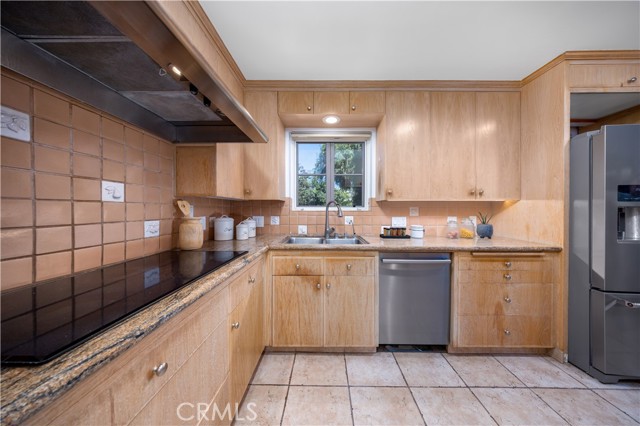 2175 Roanoke RD