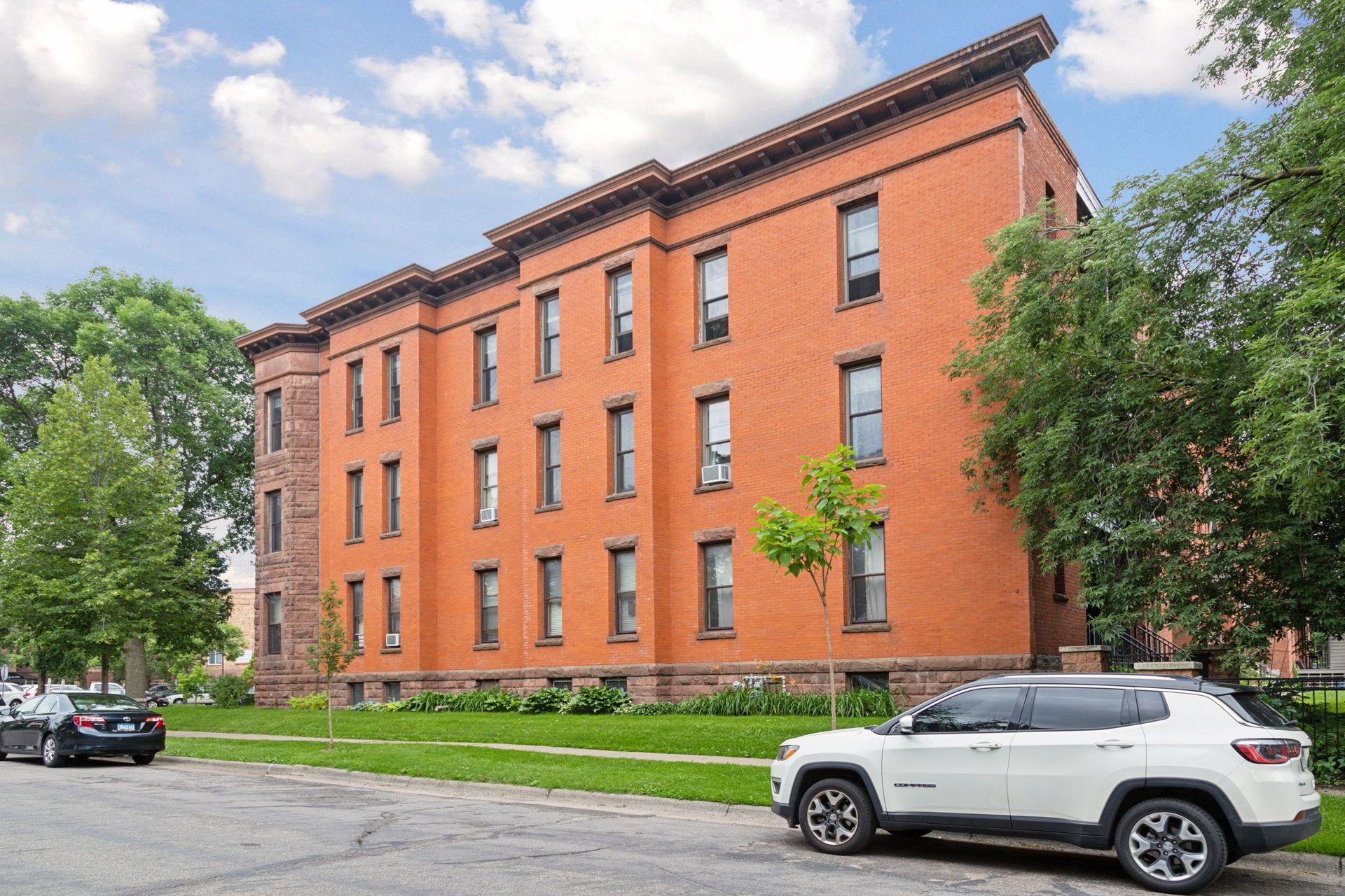 235 Arundel Street Unit: 1