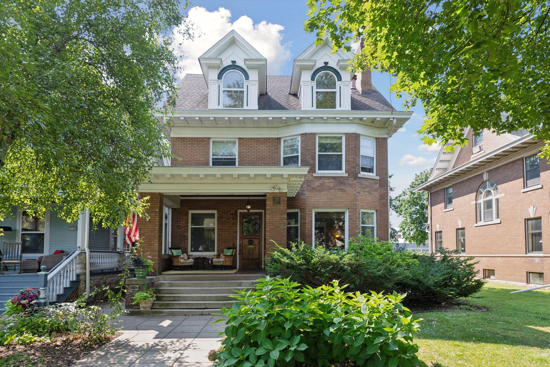 780 Summit Avenue