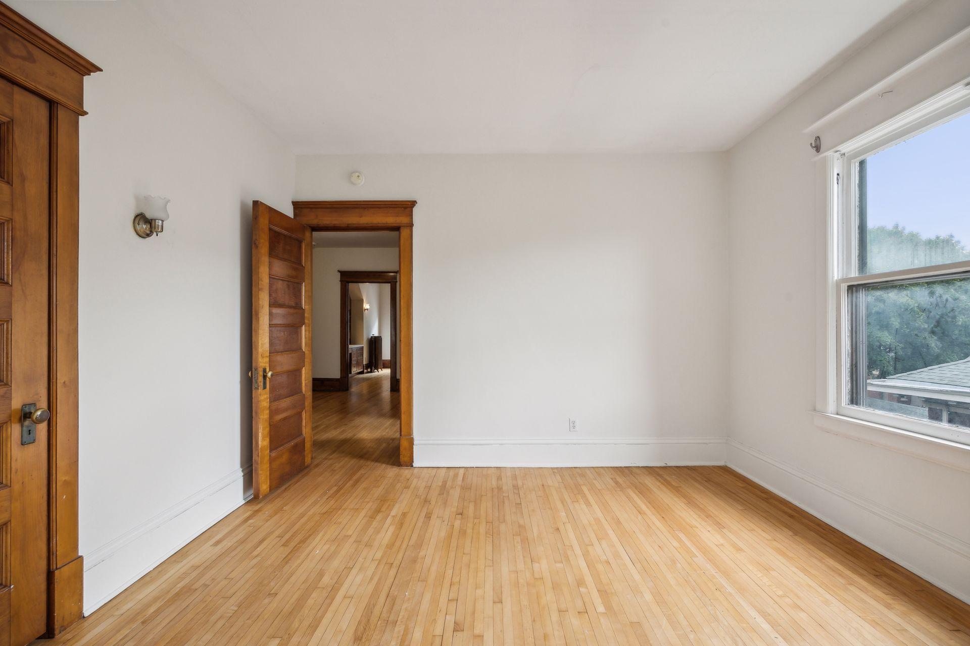 780 Summit Avenue