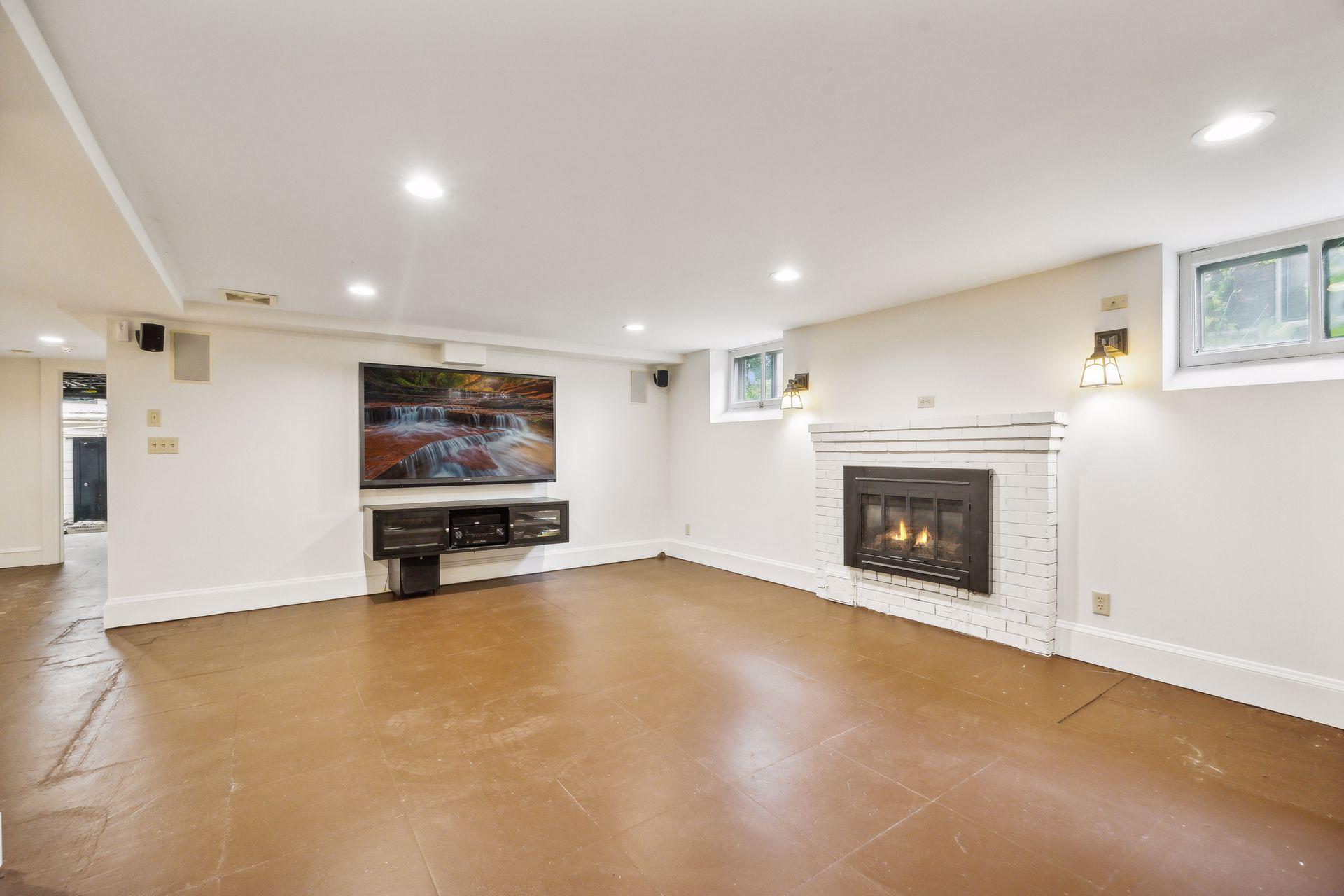 780 Summit Avenue