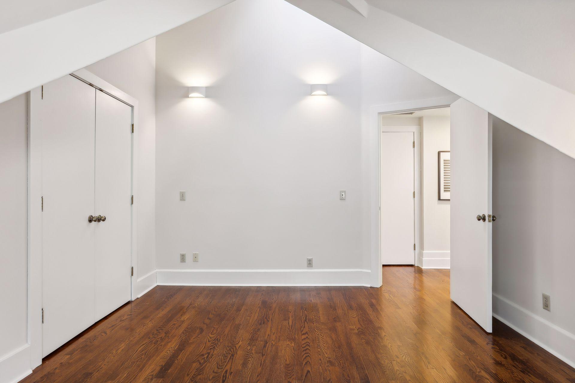 339 Summit Avenue Unit: 4
