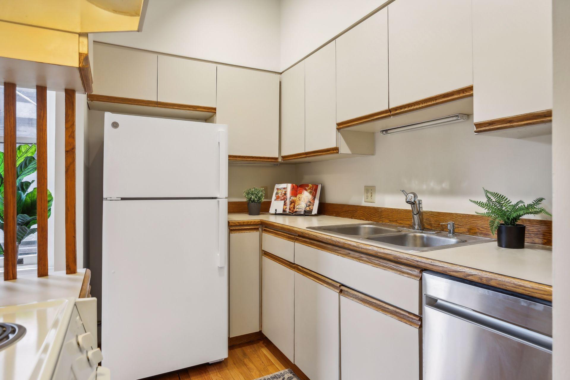339 Summit Avenue Unit: 4
