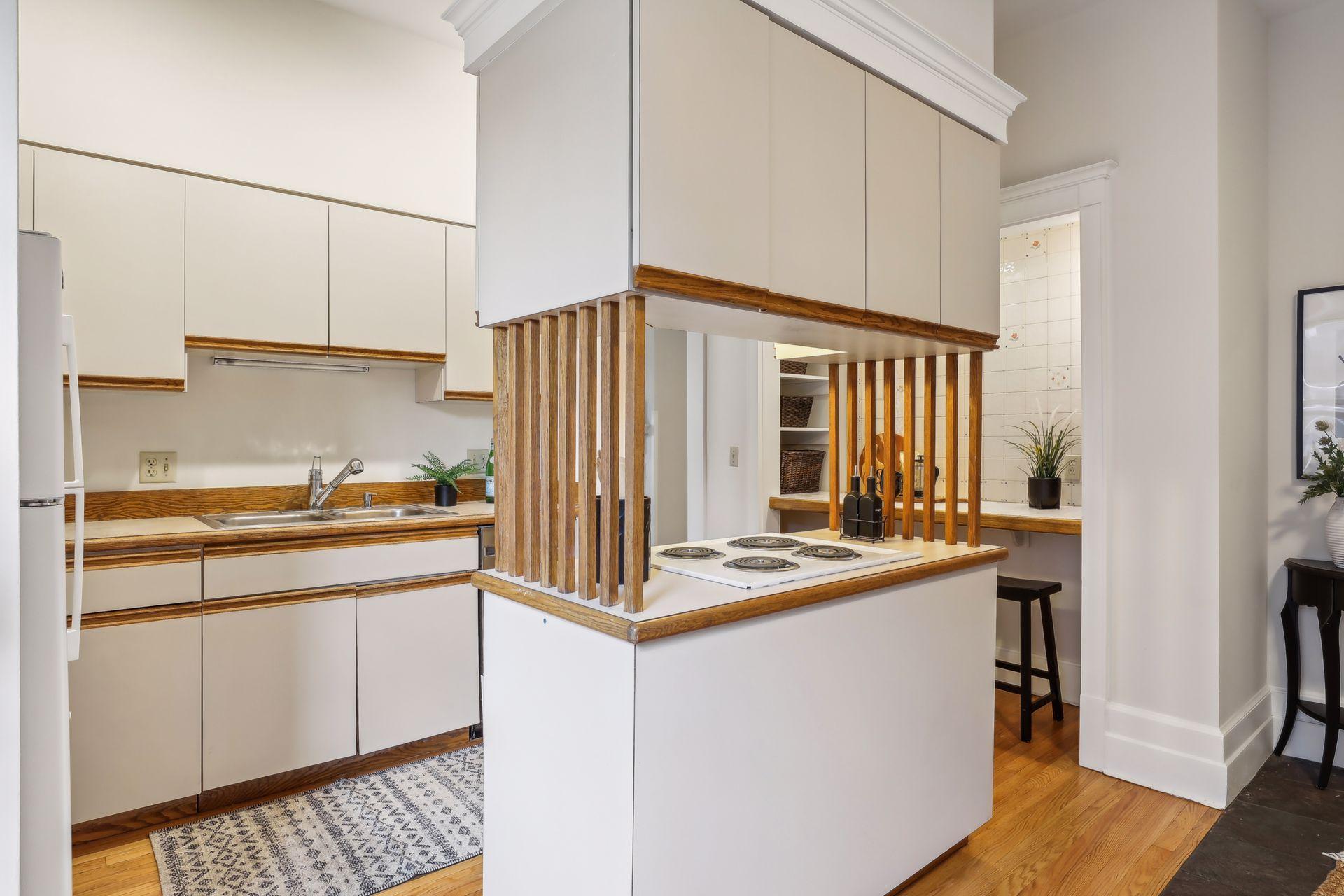 339 Summit Avenue Unit: 4