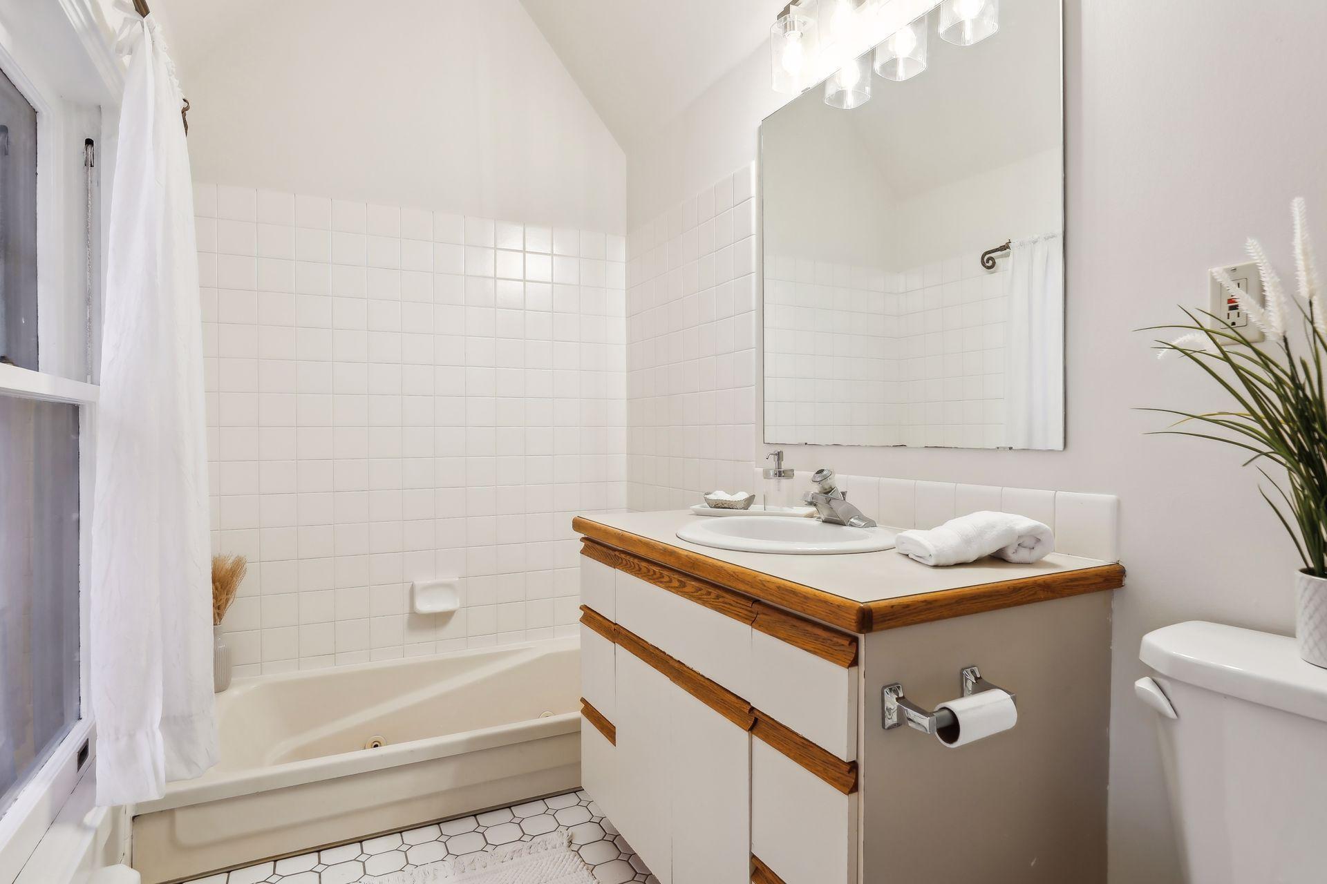 339 Summit Avenue Unit: 4
