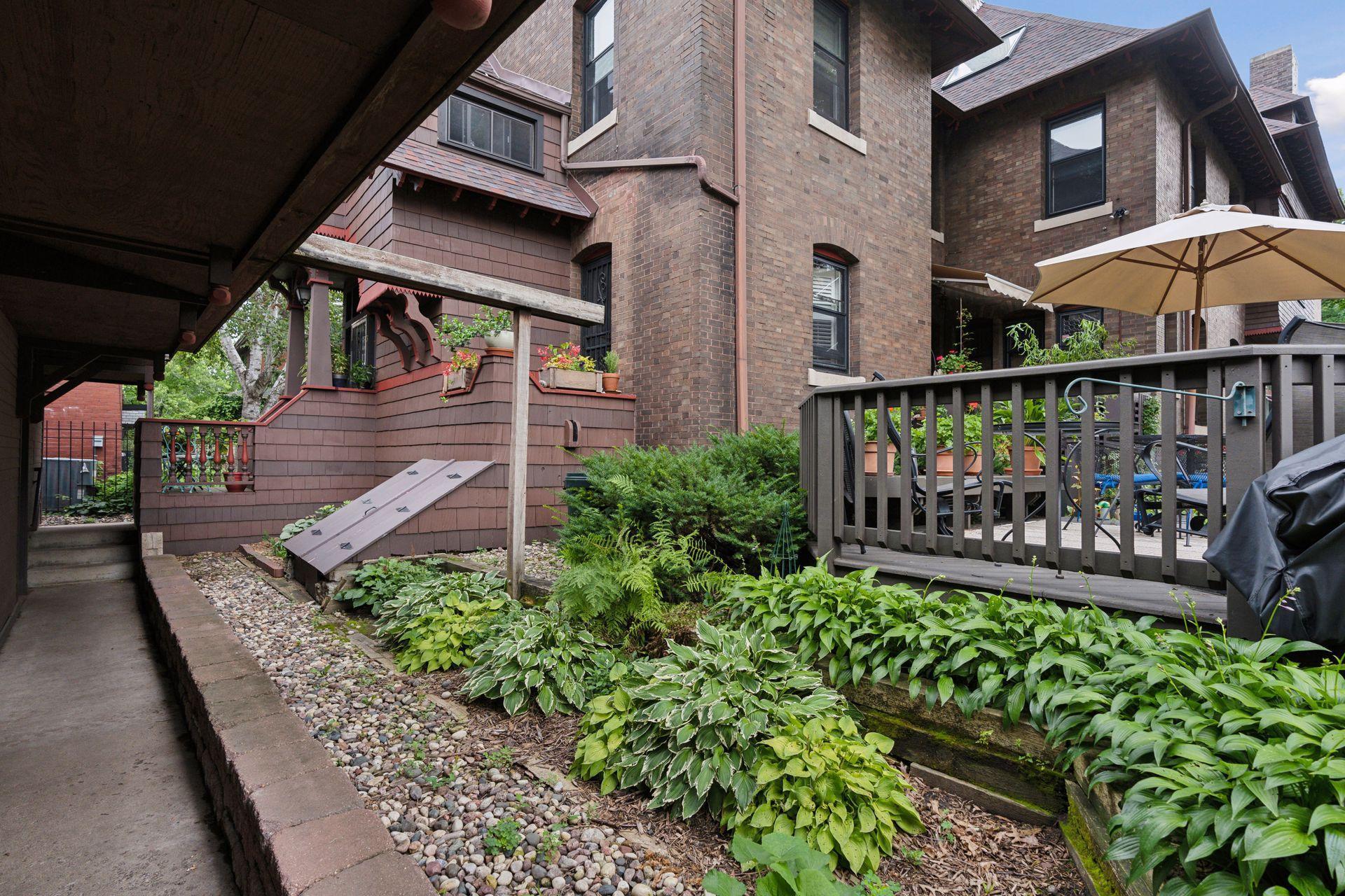 339 Summit Avenue Unit: 4