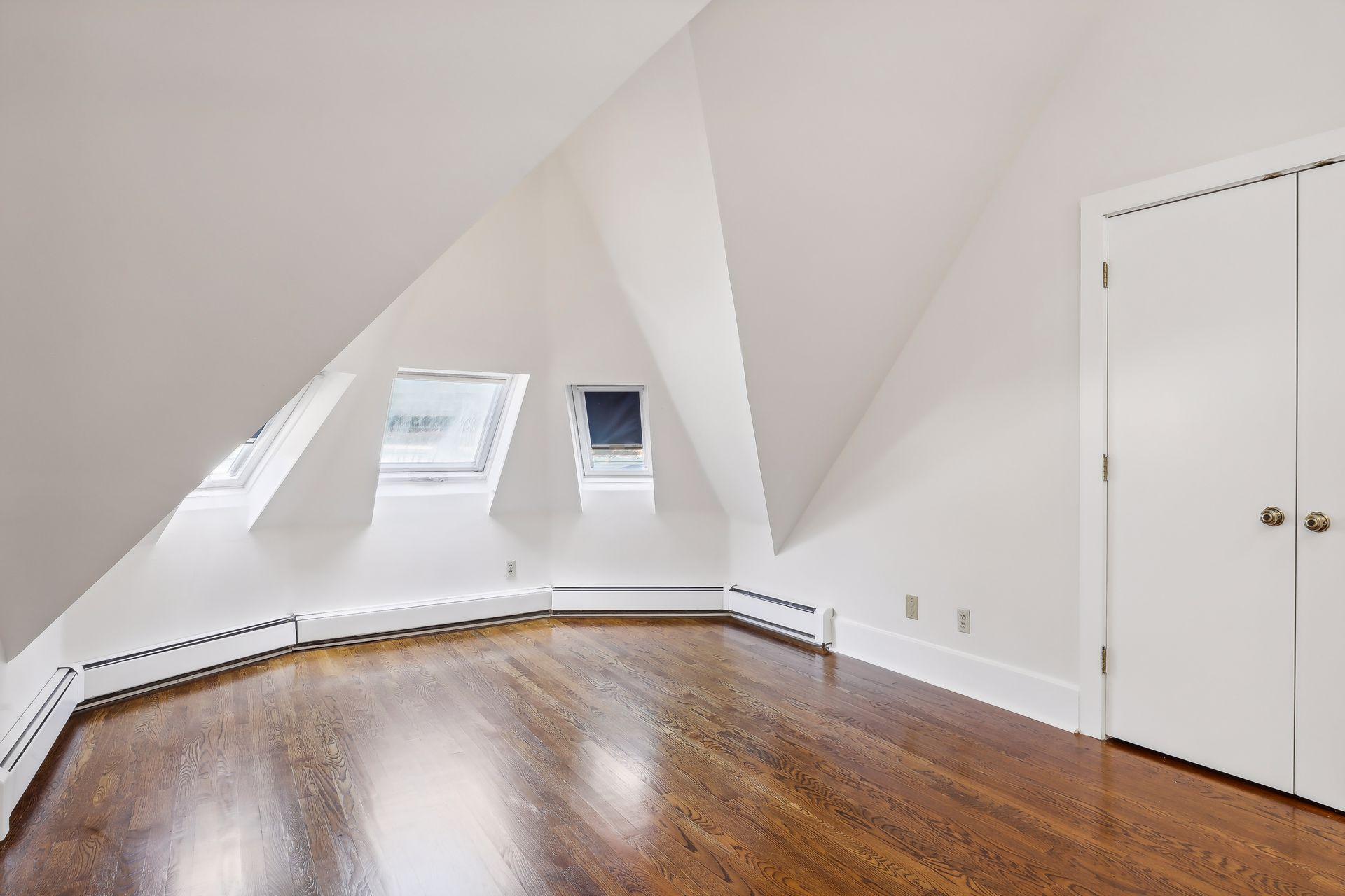 339 Summit Avenue Unit: 4