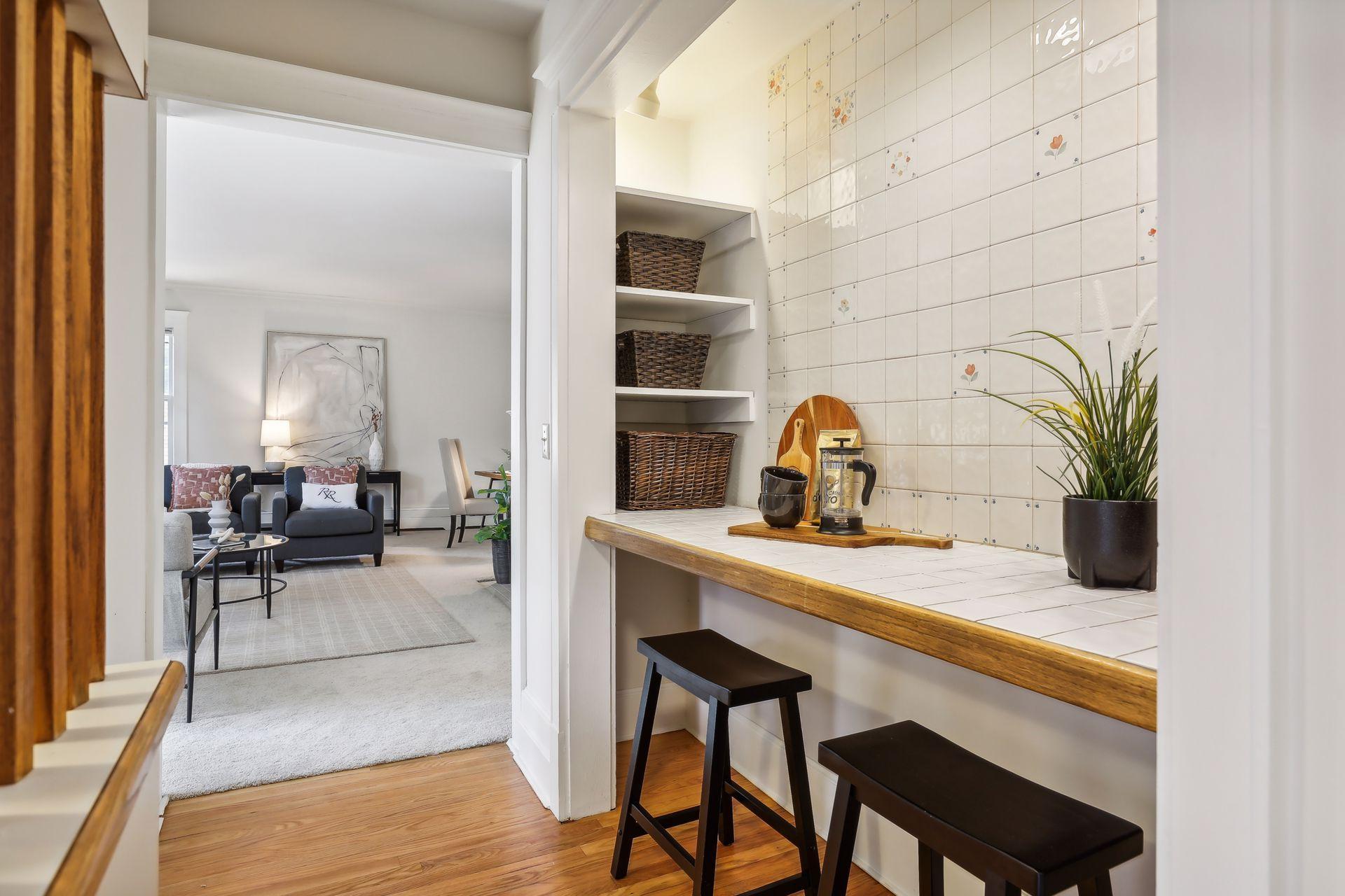339 Summit Avenue Unit: 4