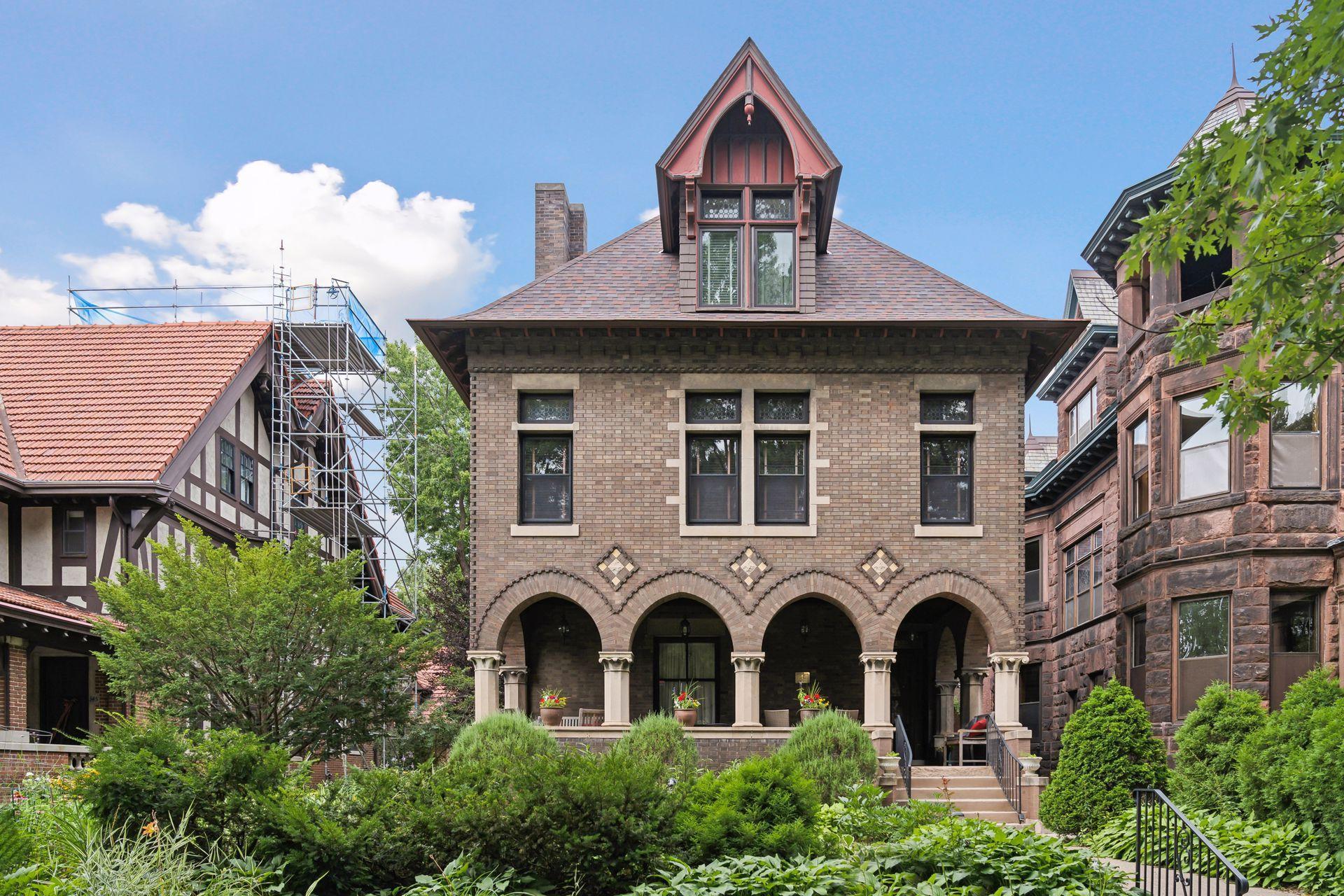 339 Summit Avenue Unit: 4