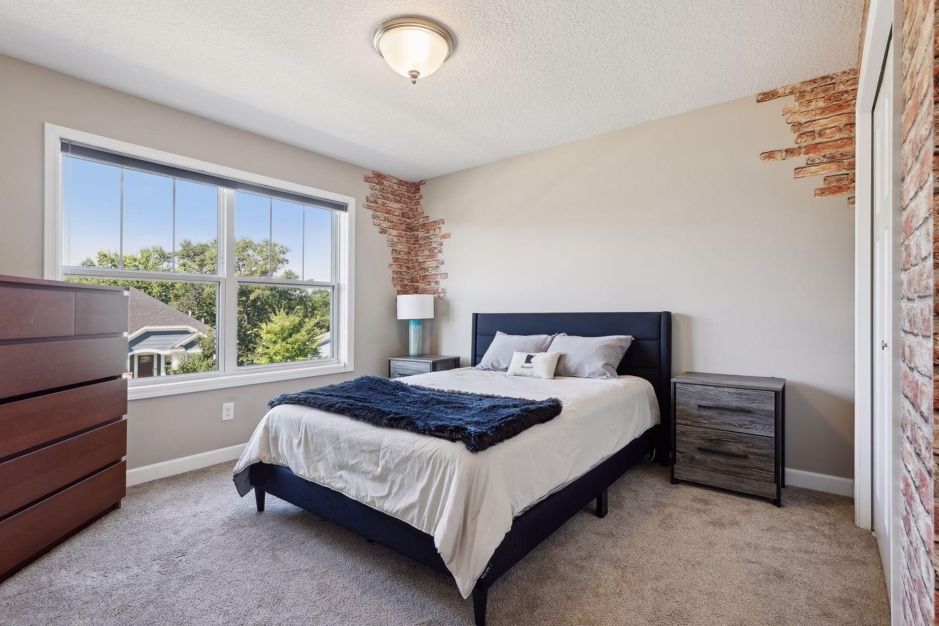 1014 Oakwood Road