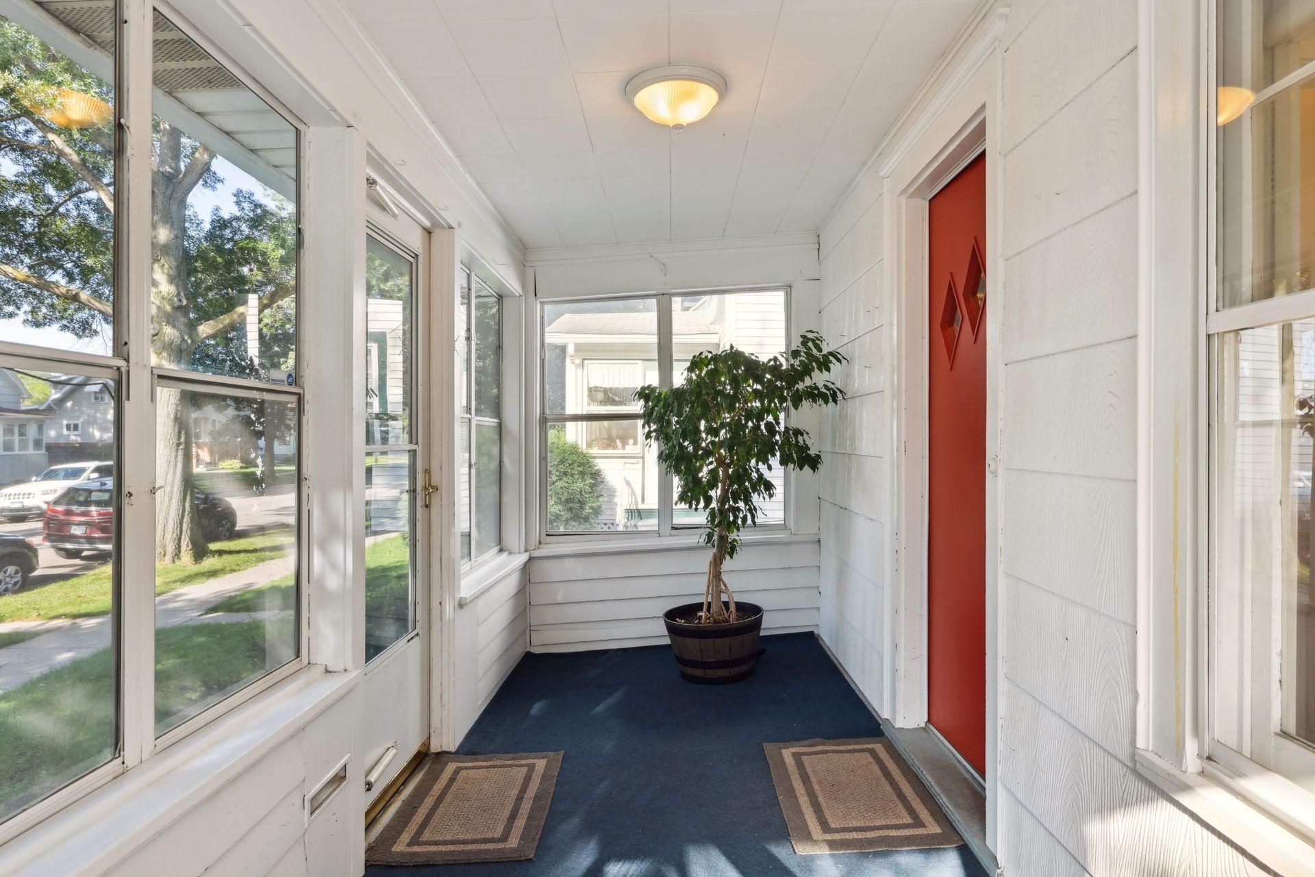 881 Bayard Avenue