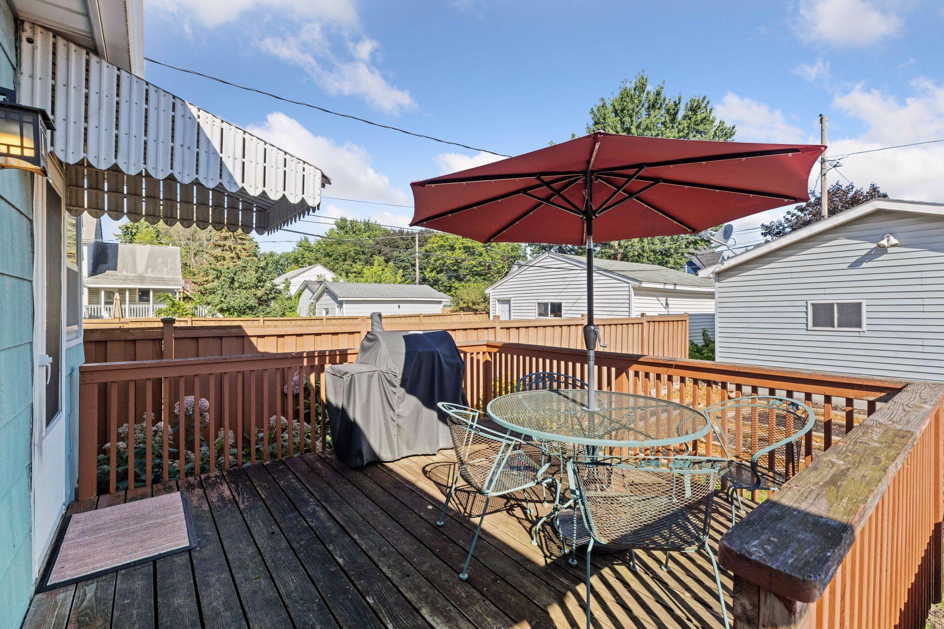 881 Bayard Avenue