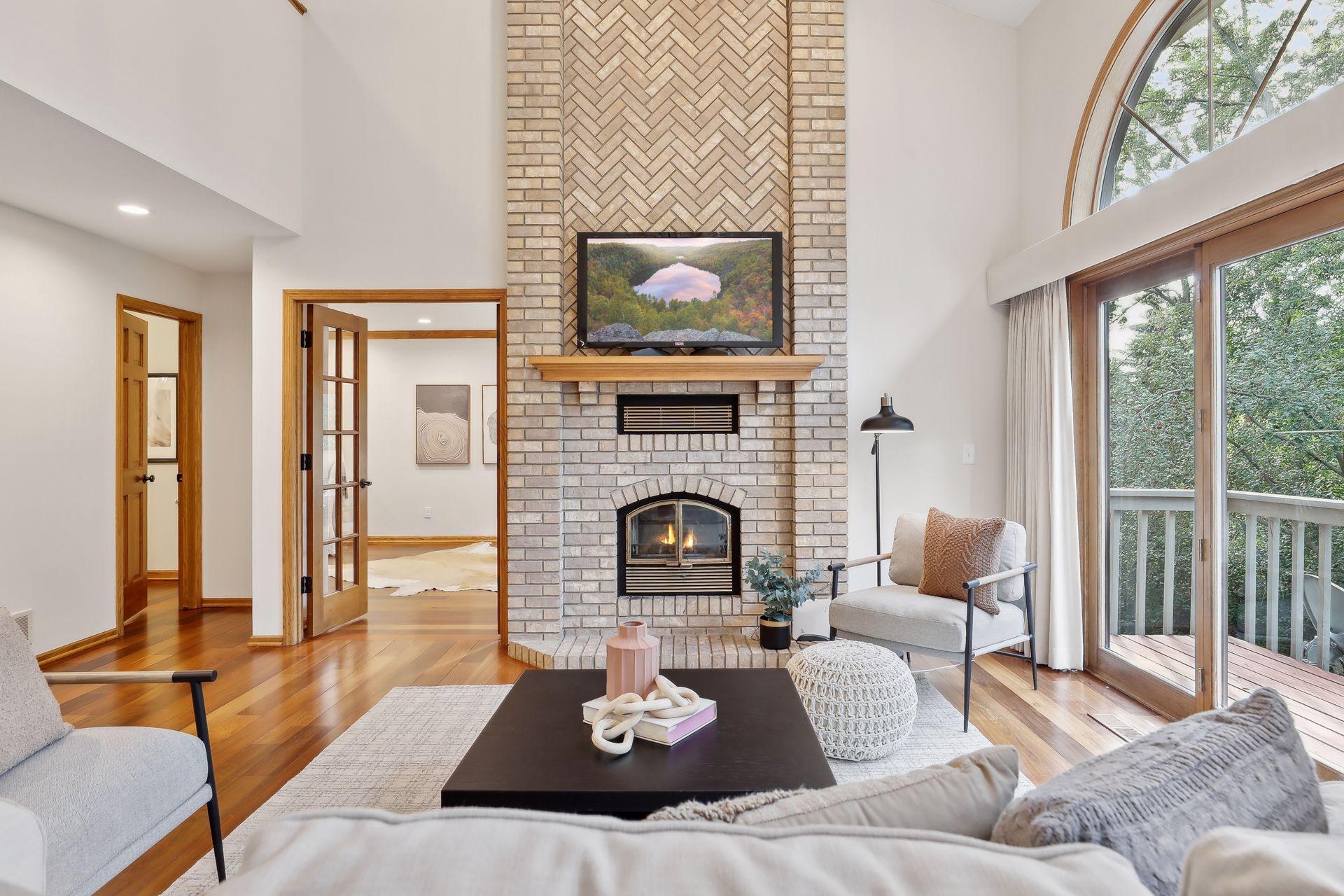 804 Deer Trail Point