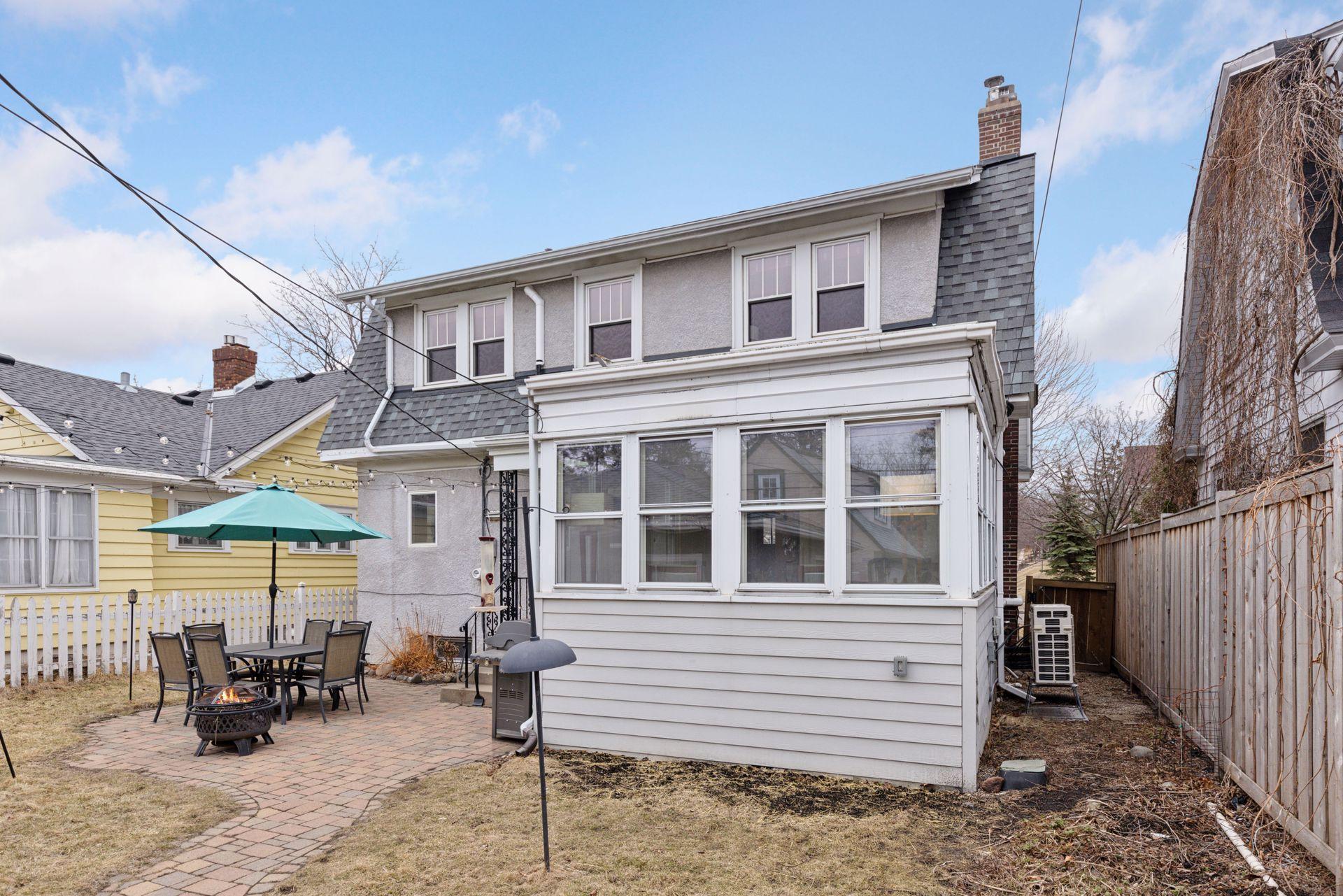 391 Cretin Avenue S