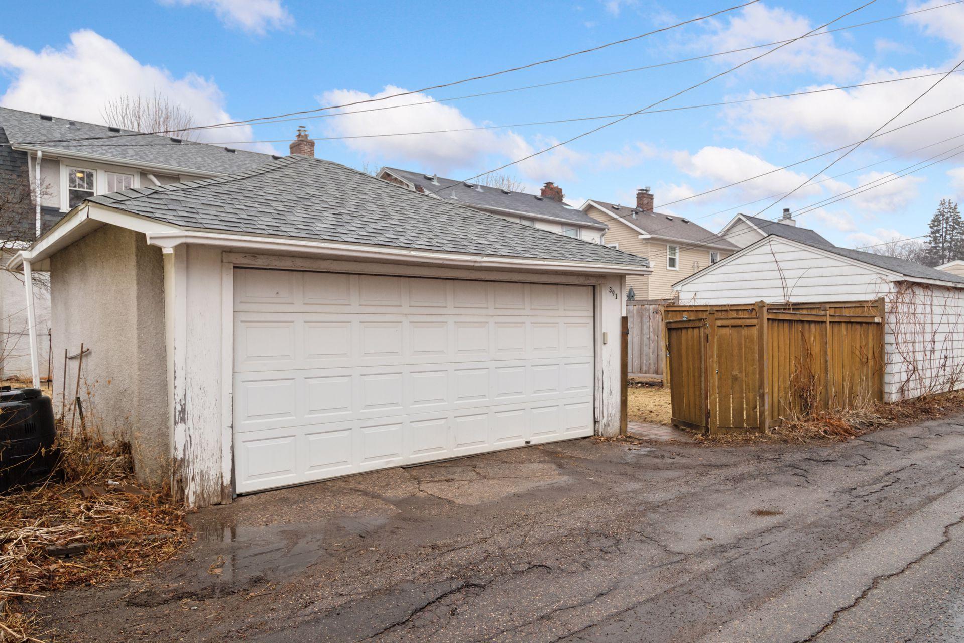 391 Cretin Avenue S