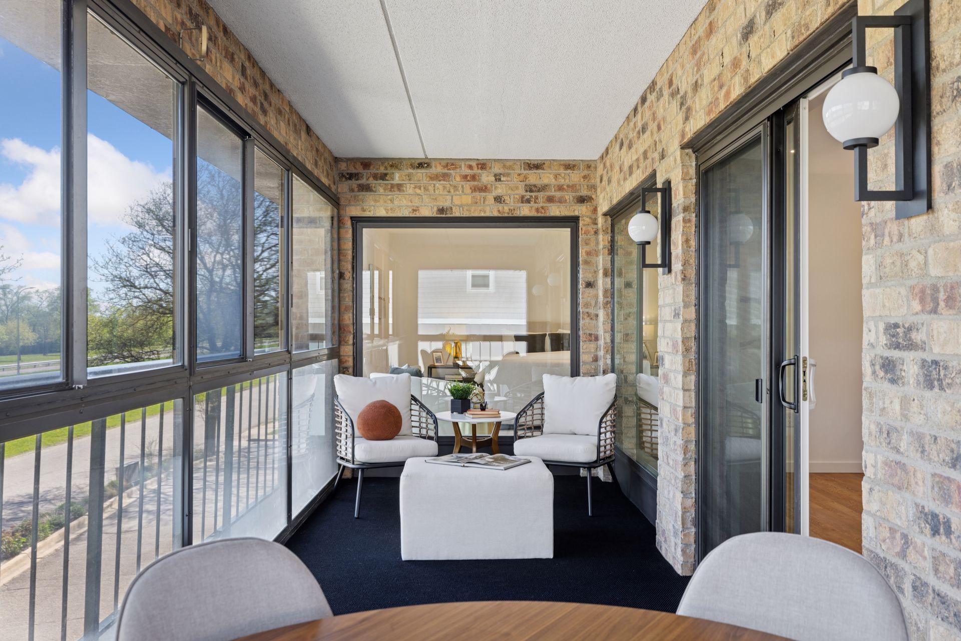 2221 Youngman Avenue Unit: 202