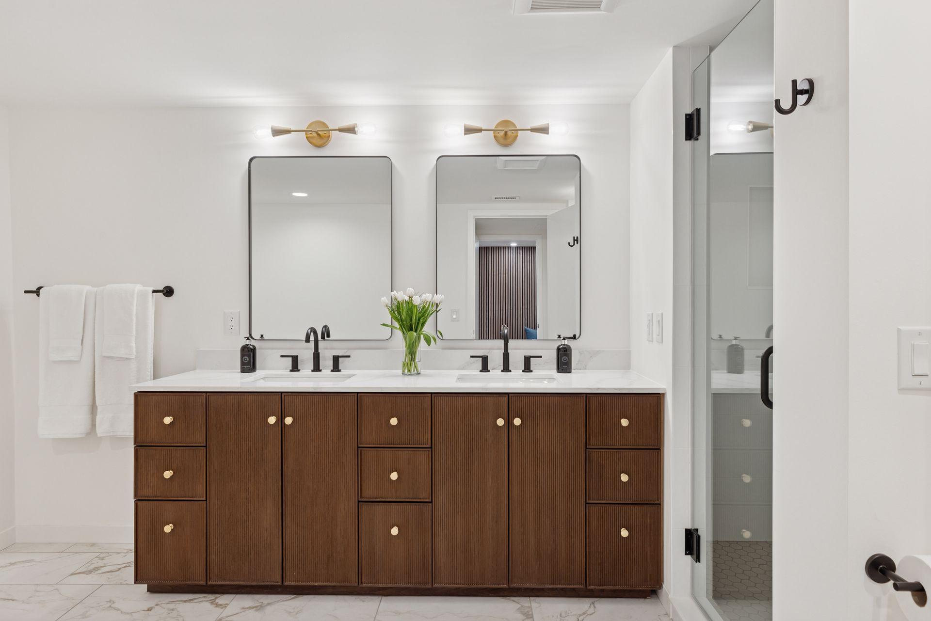 2221 Youngman Avenue Unit: 202
