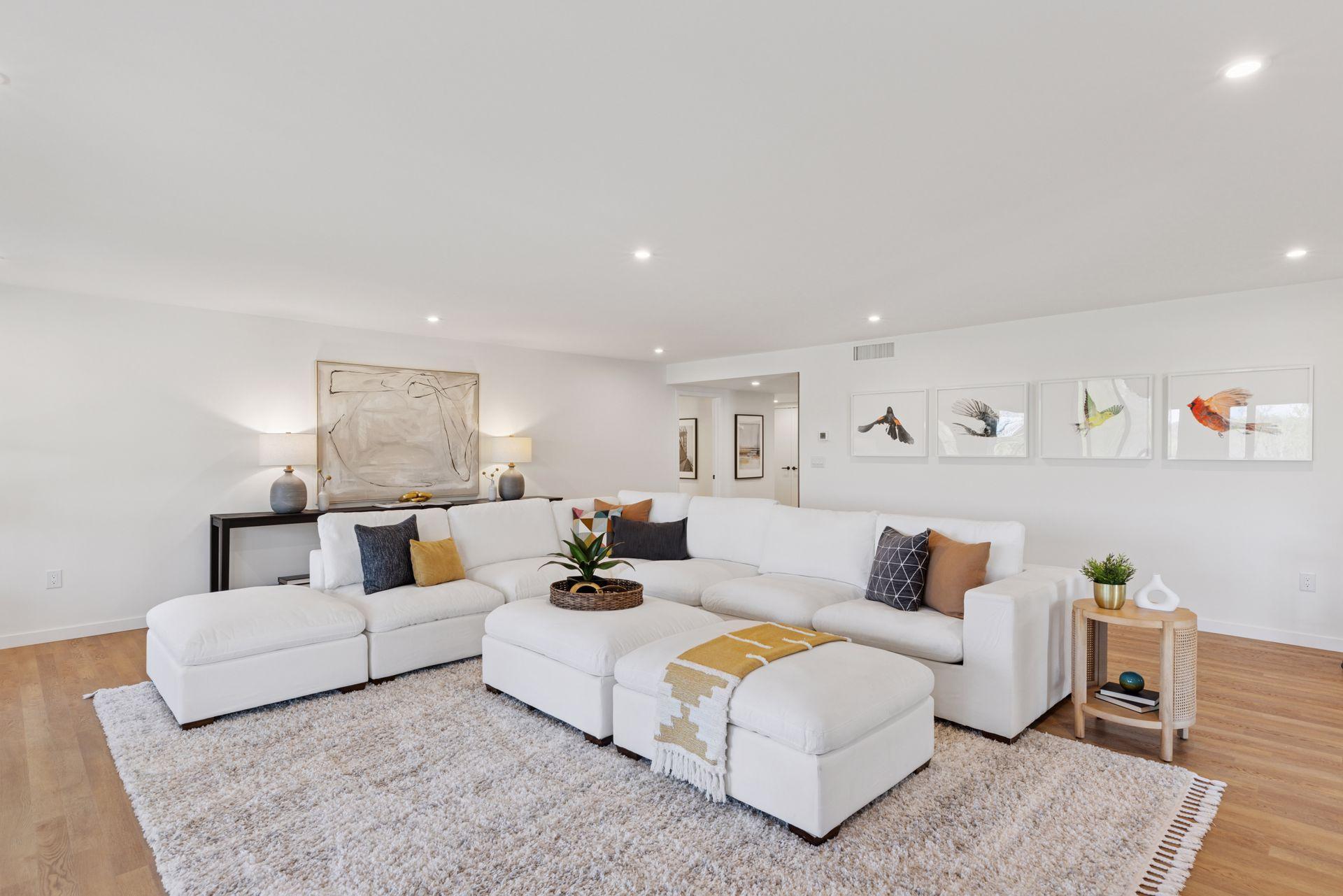 2221 Youngman Avenue Unit: 202