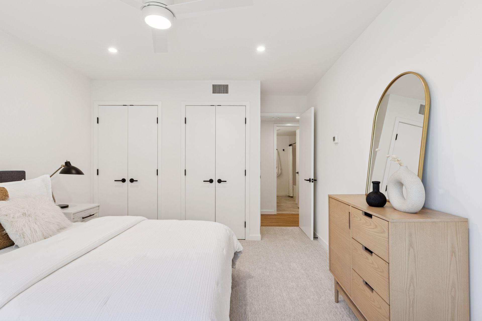 2221 Youngman Avenue Unit: 202