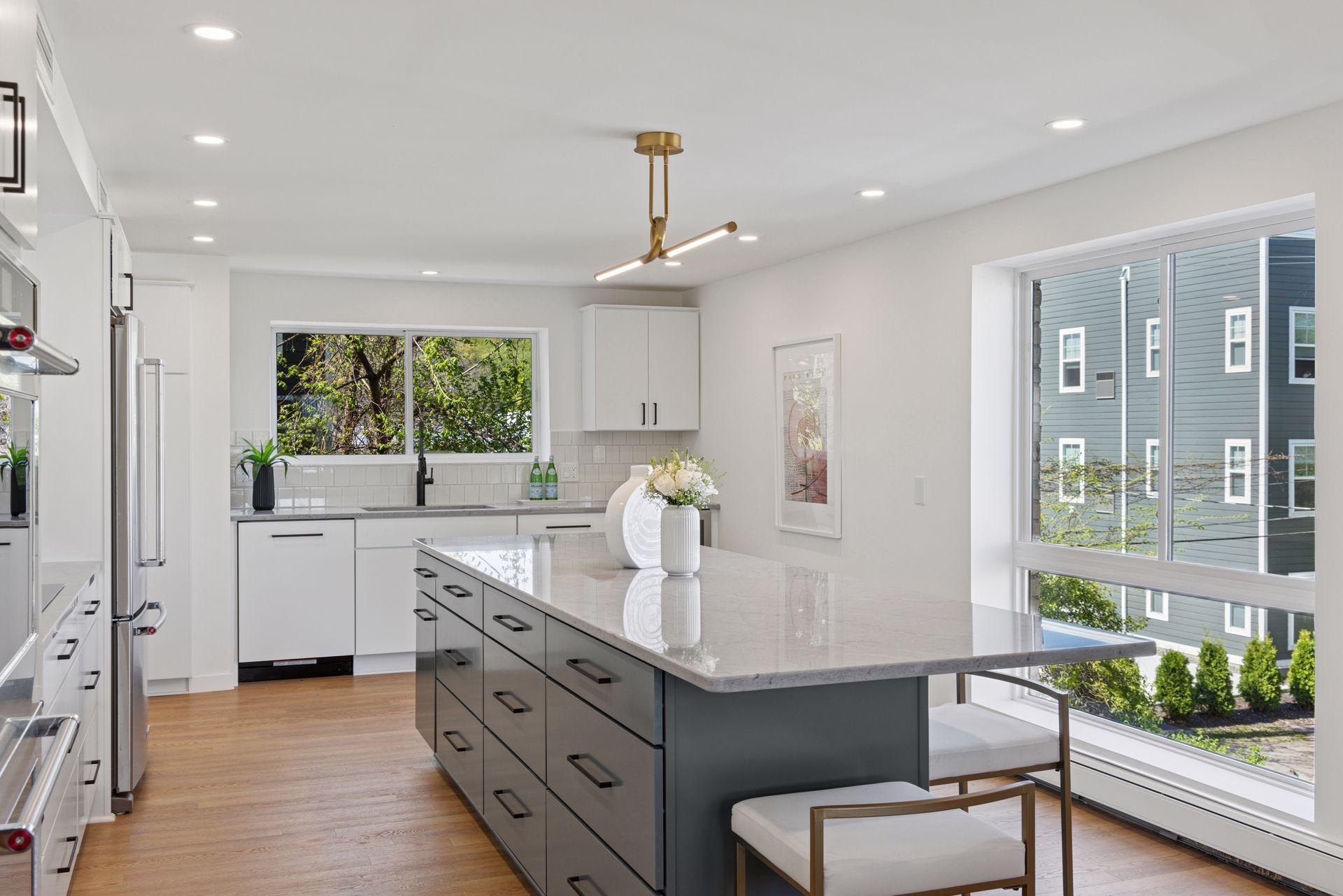 2221 Youngman Avenue Unit: 202