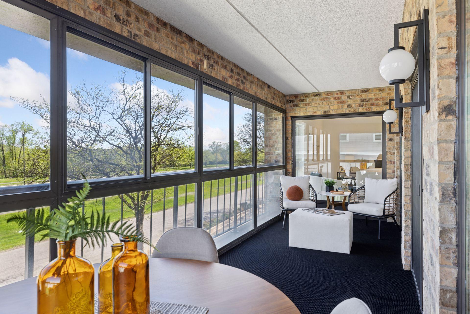 2221 Youngman Avenue Unit: 202