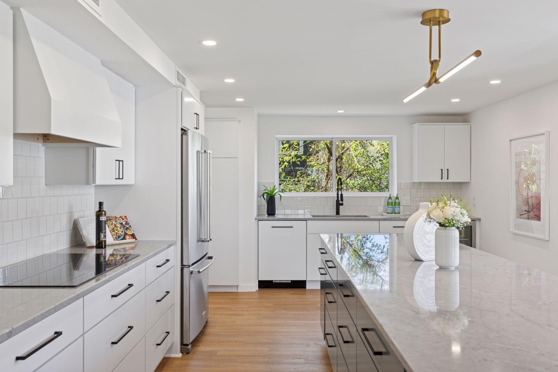 2221 Youngman Avenue Unit: 202