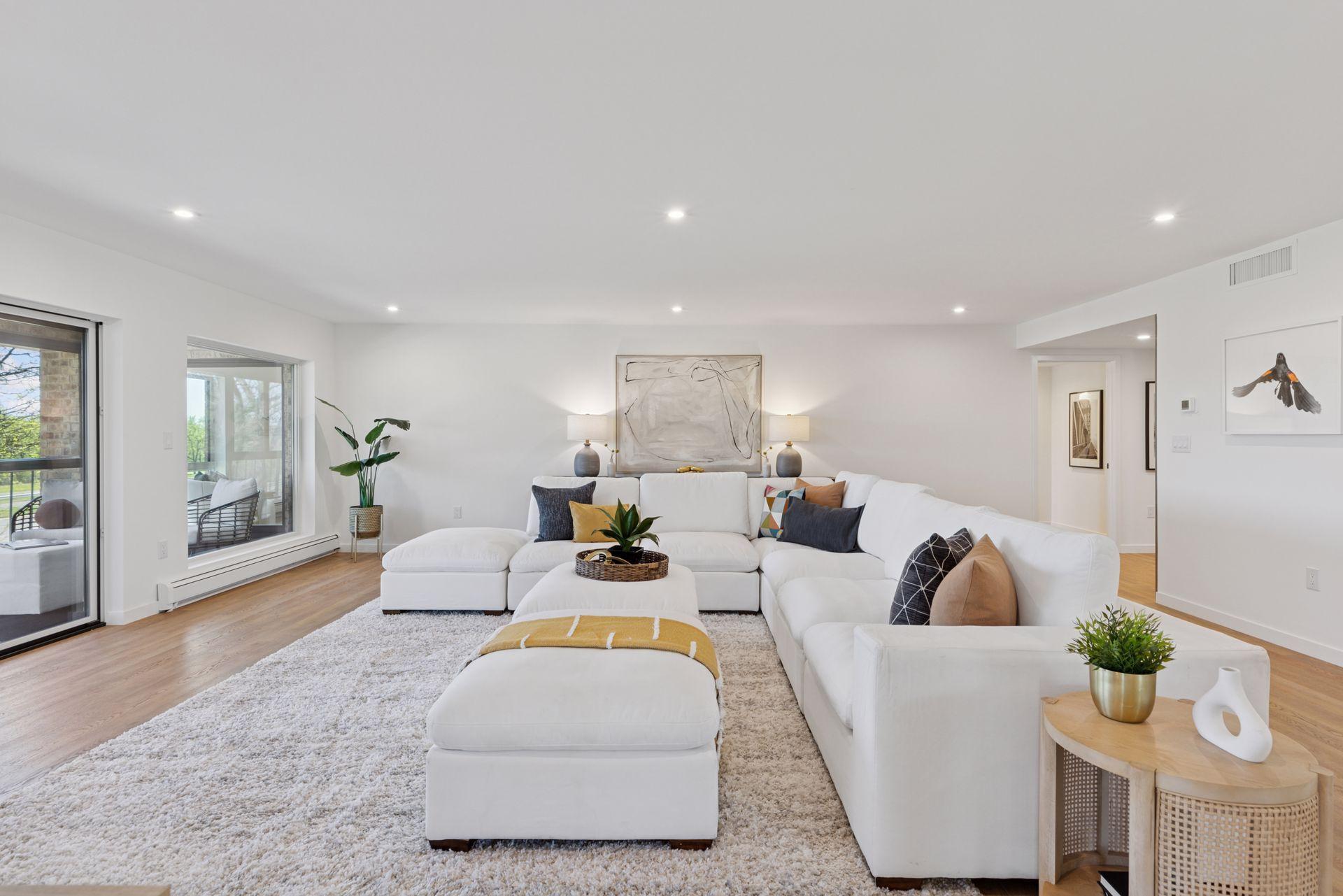 2221 Youngman Avenue Unit: 202