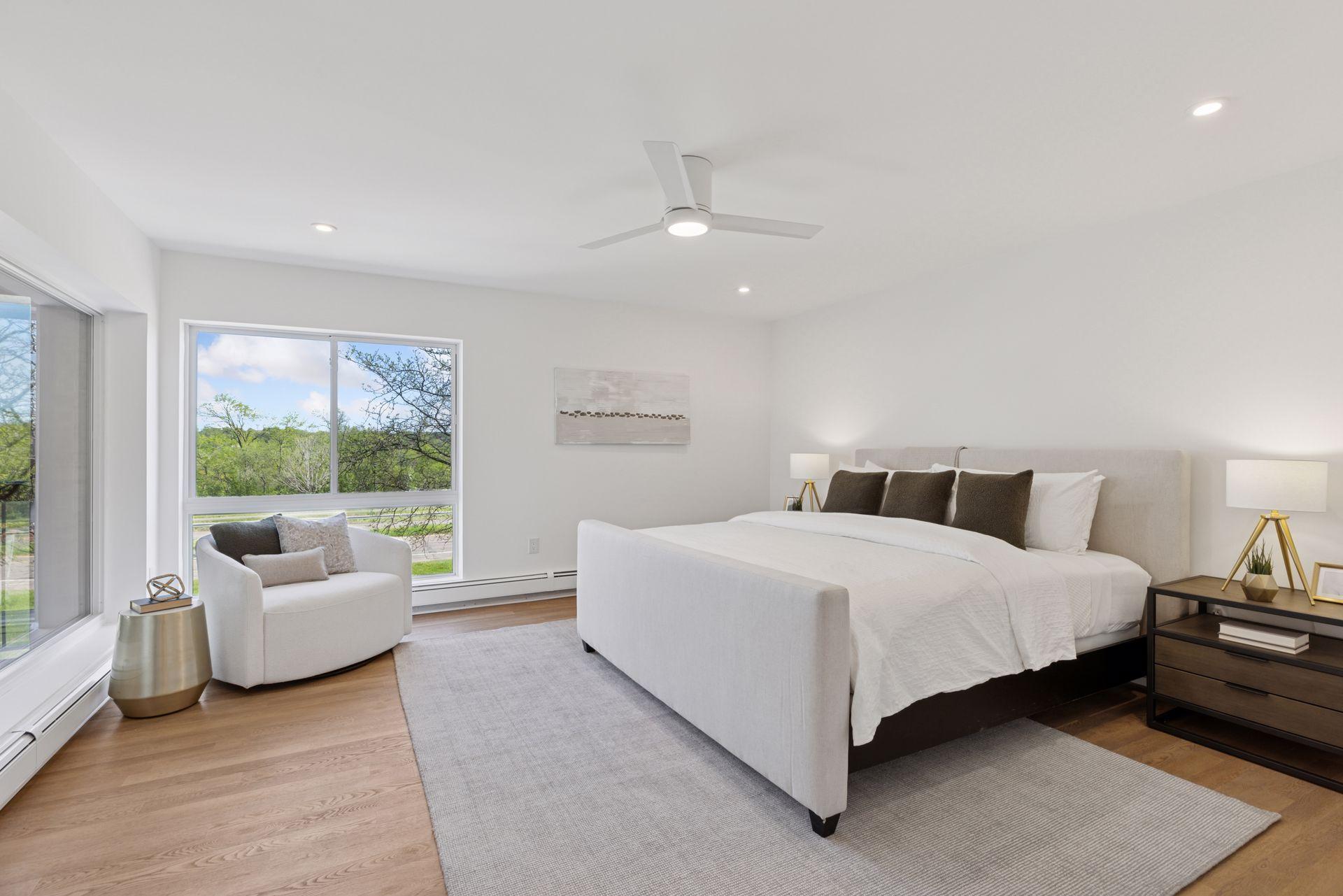 2221 Youngman Avenue Unit: 202