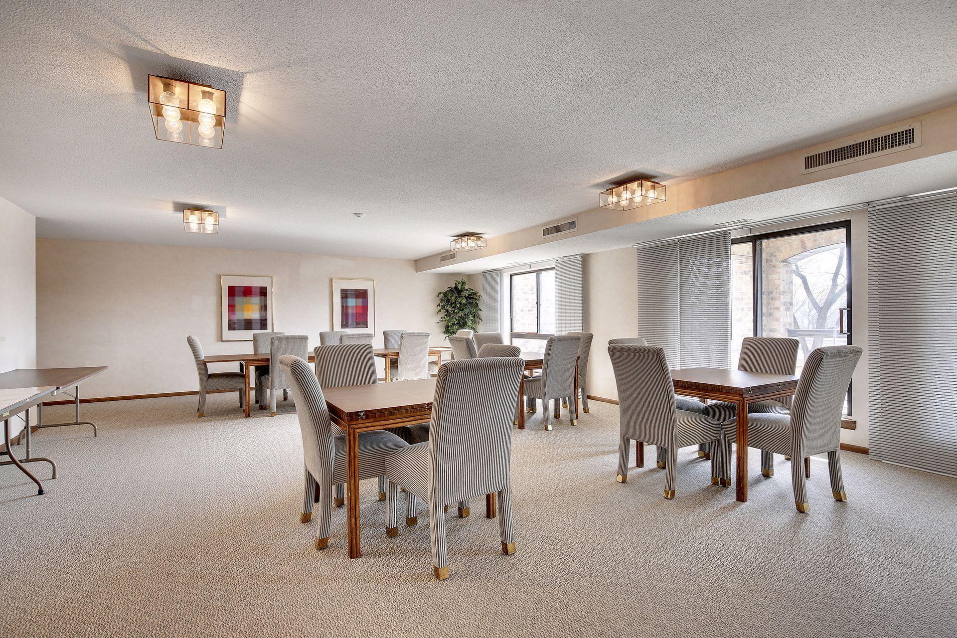 2221 Youngman Avenue Unit: 202