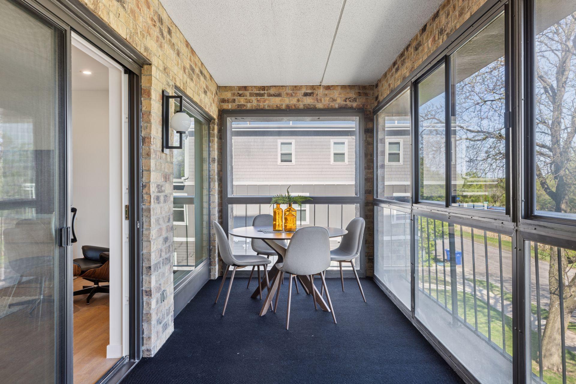 2221 Youngman Avenue Unit: 202