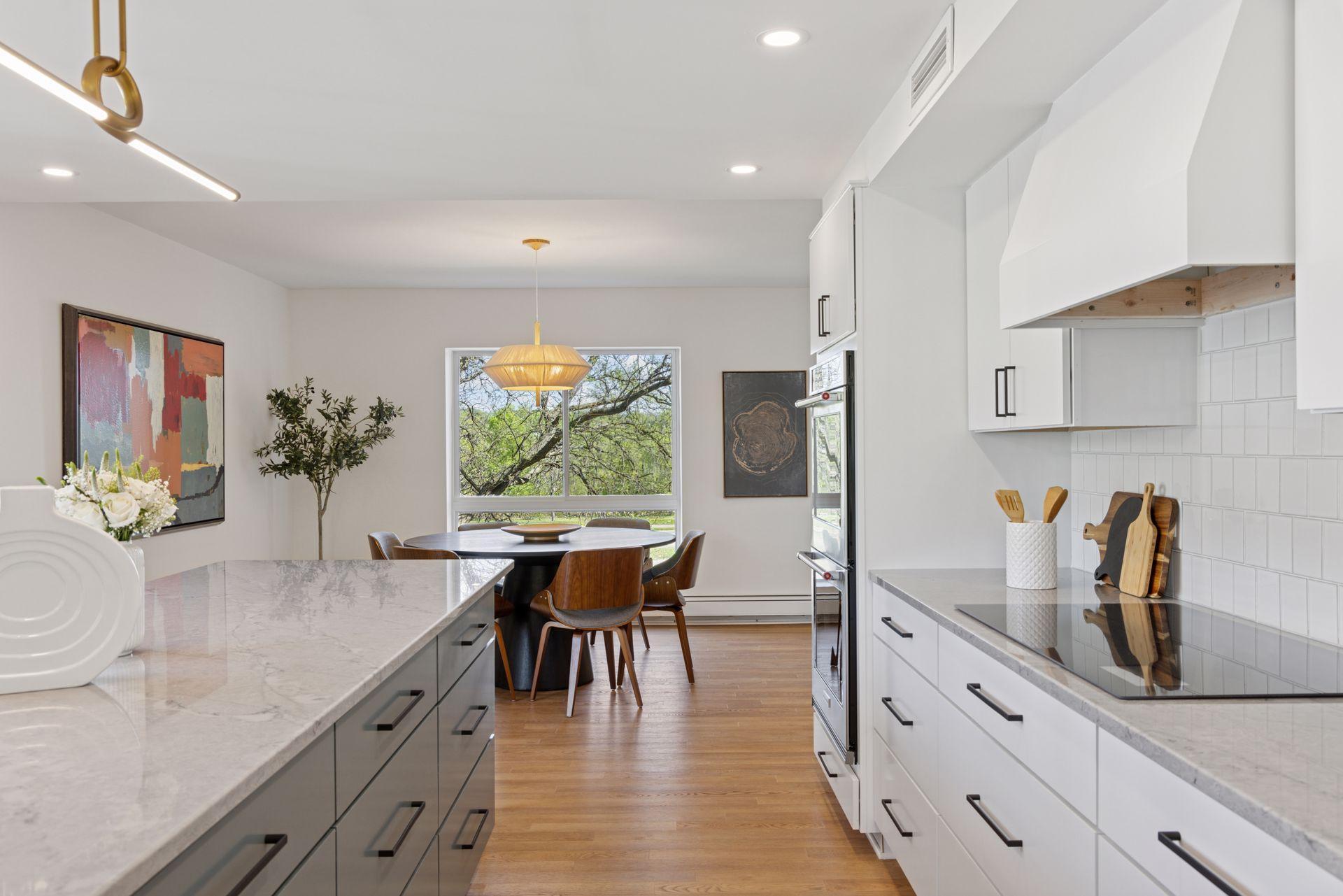 2221 Youngman Avenue Unit: 202